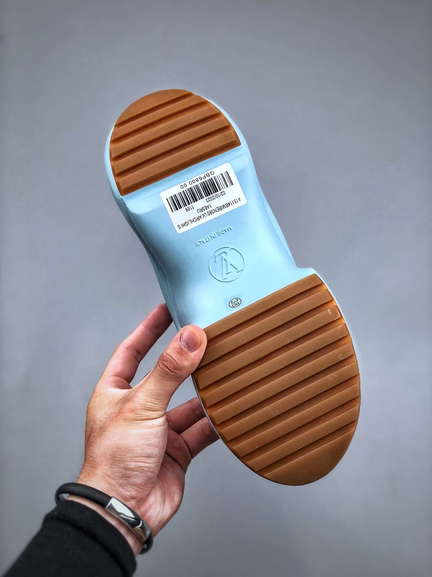 KICKWHO Louis Vuitton Archlight Sneakers - Image 6