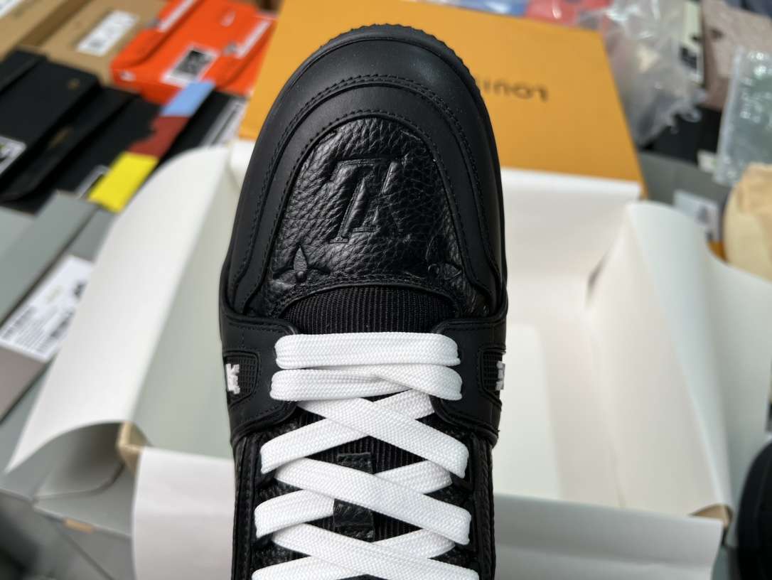 KICKWHO Louis Vuitton 23SS Monogram Trainer Sneaker Black - Image 8