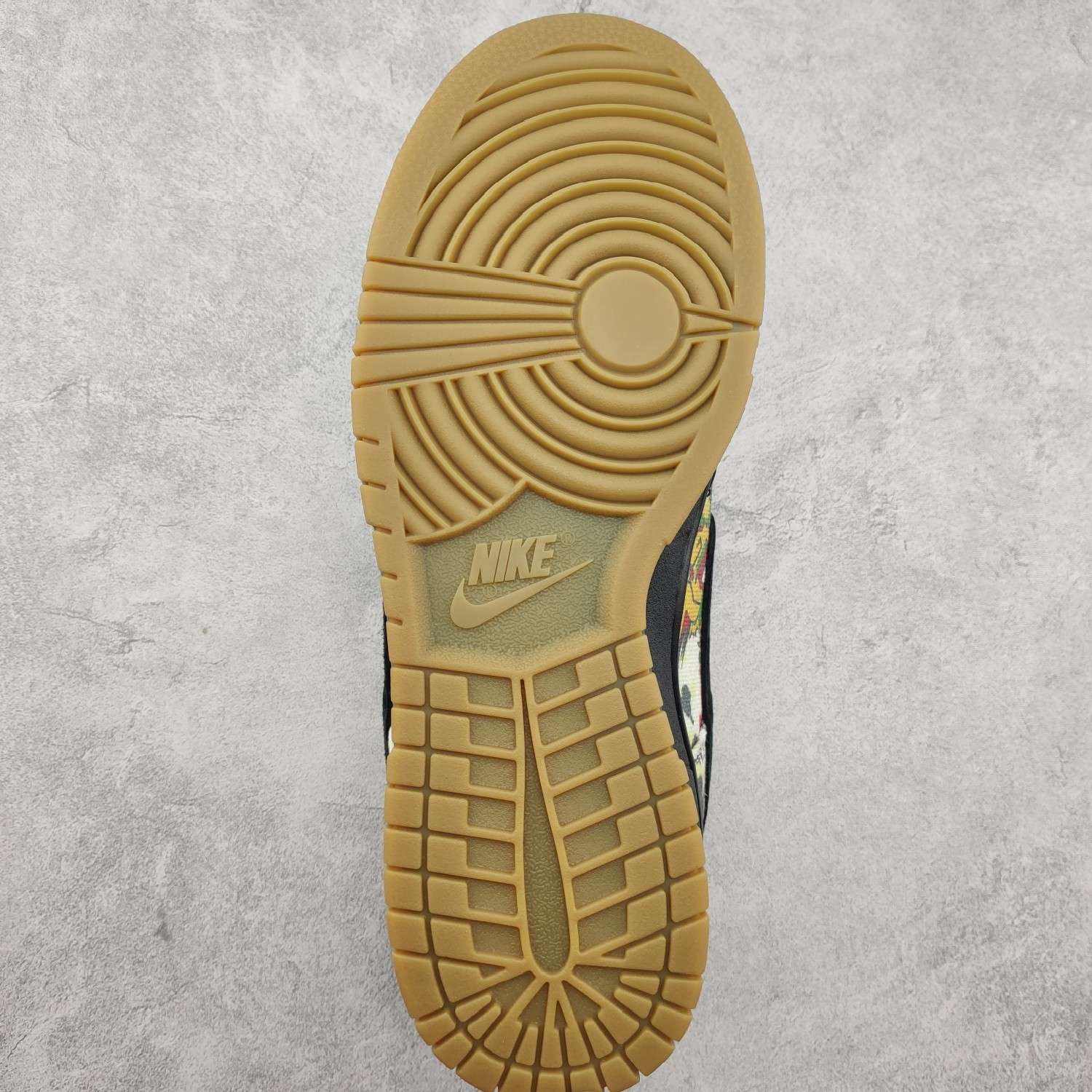 KICKWHO Supreme x Nike SB Dunk Low "Rammellzee" FD8778 001 - Image 9