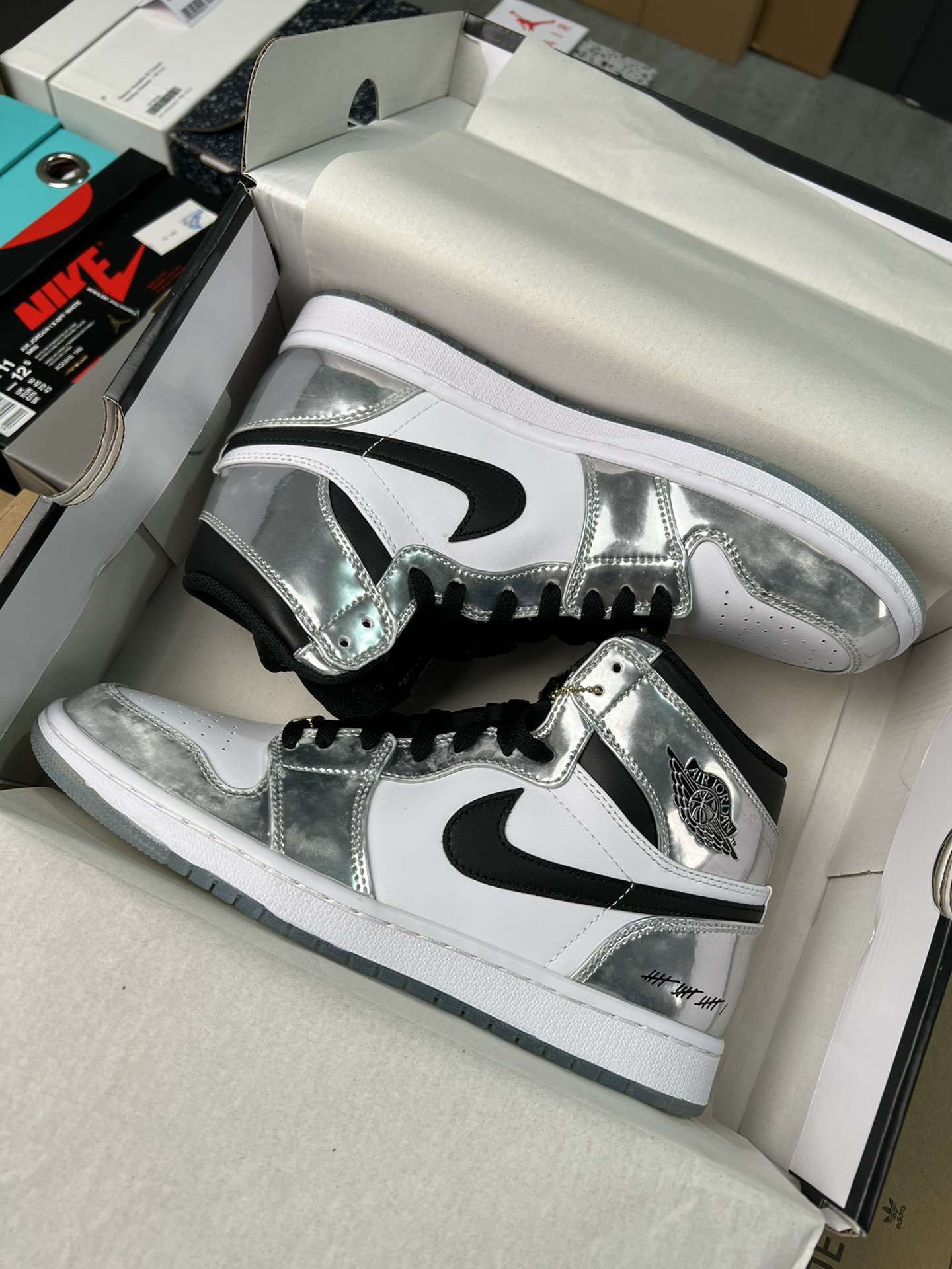 KICKWHO Air Jordan 1 Retro High“Pass The Torch” - Image 9