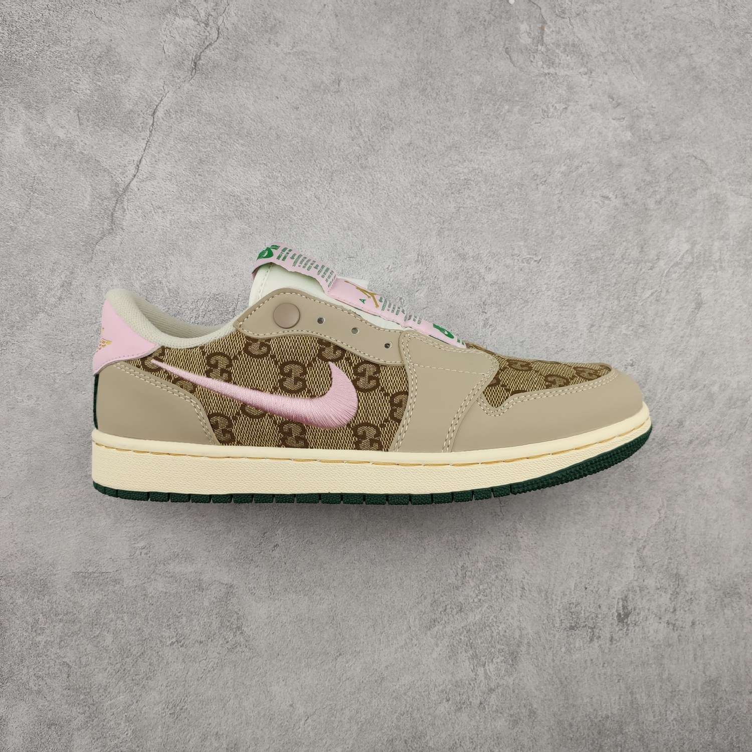 Kickswho Gucci x Air Jordan 1 Low Slip Shadow AV3918-318