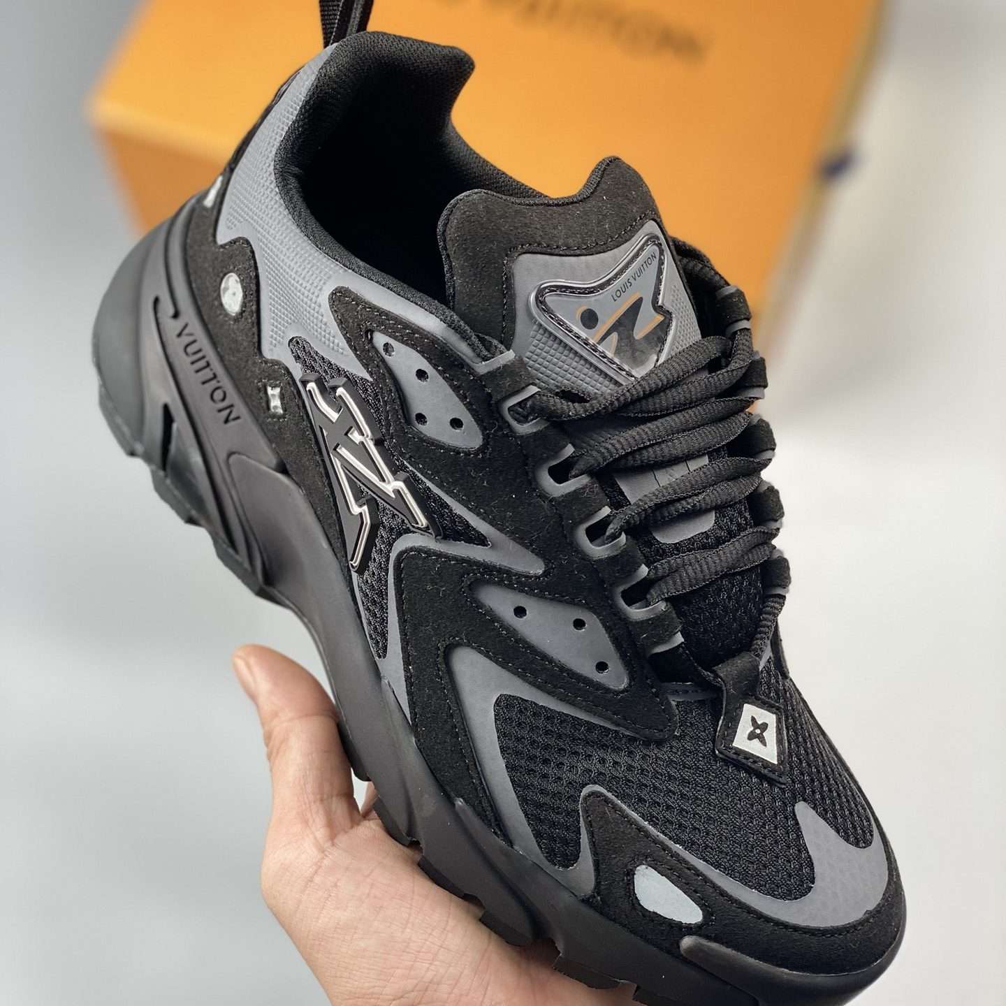 KICKWHO Louis Vuitton 2023 New Runner Tatic Black 1A9UNT