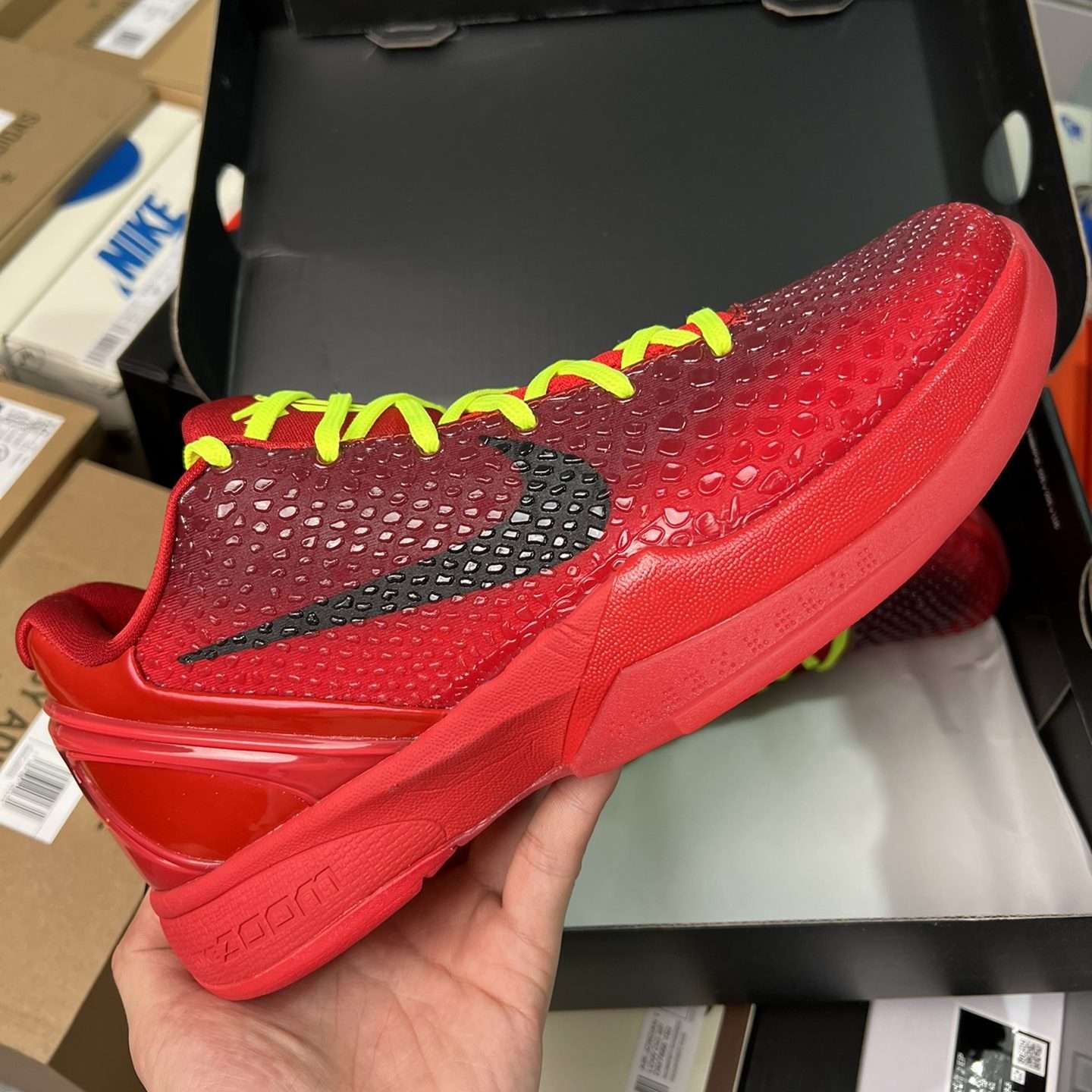 Kickswho Nike Kobe 6 Protro "Reverse Grinch"