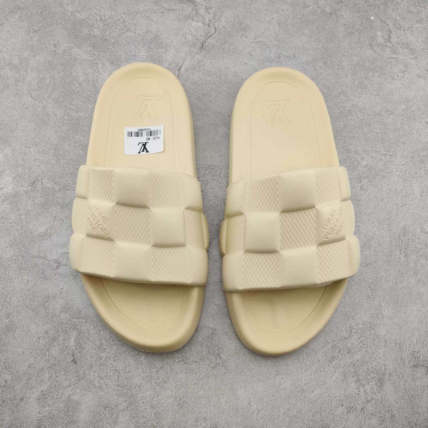 KICKWHO Louis Vuitton 2023 SS Other Plaid Patterns Slide Unisex Beige - Image 2