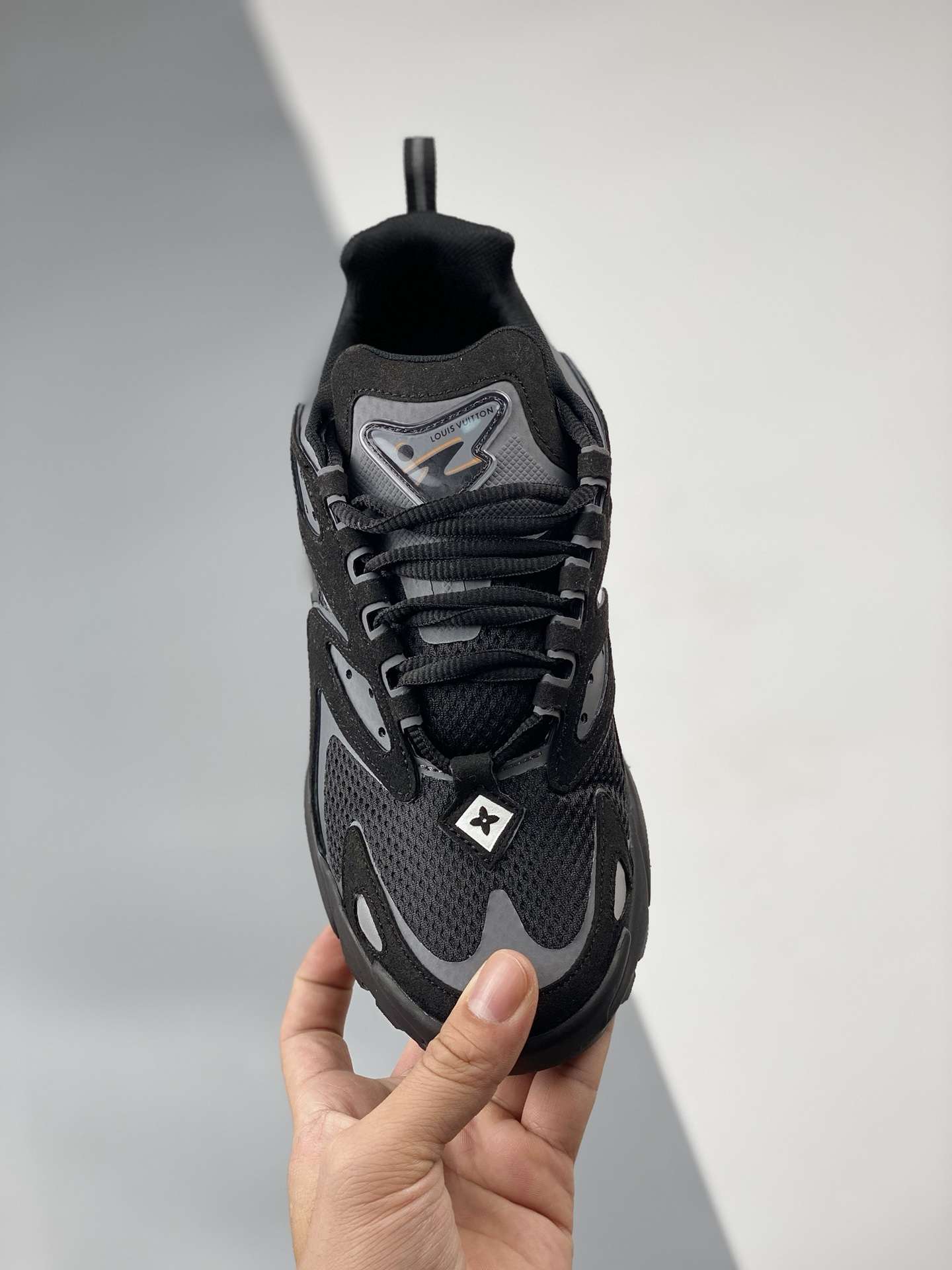 KICKWHO Louis Vuitton 2023 New Runner Tatic Black 1A9UNT - Image 3