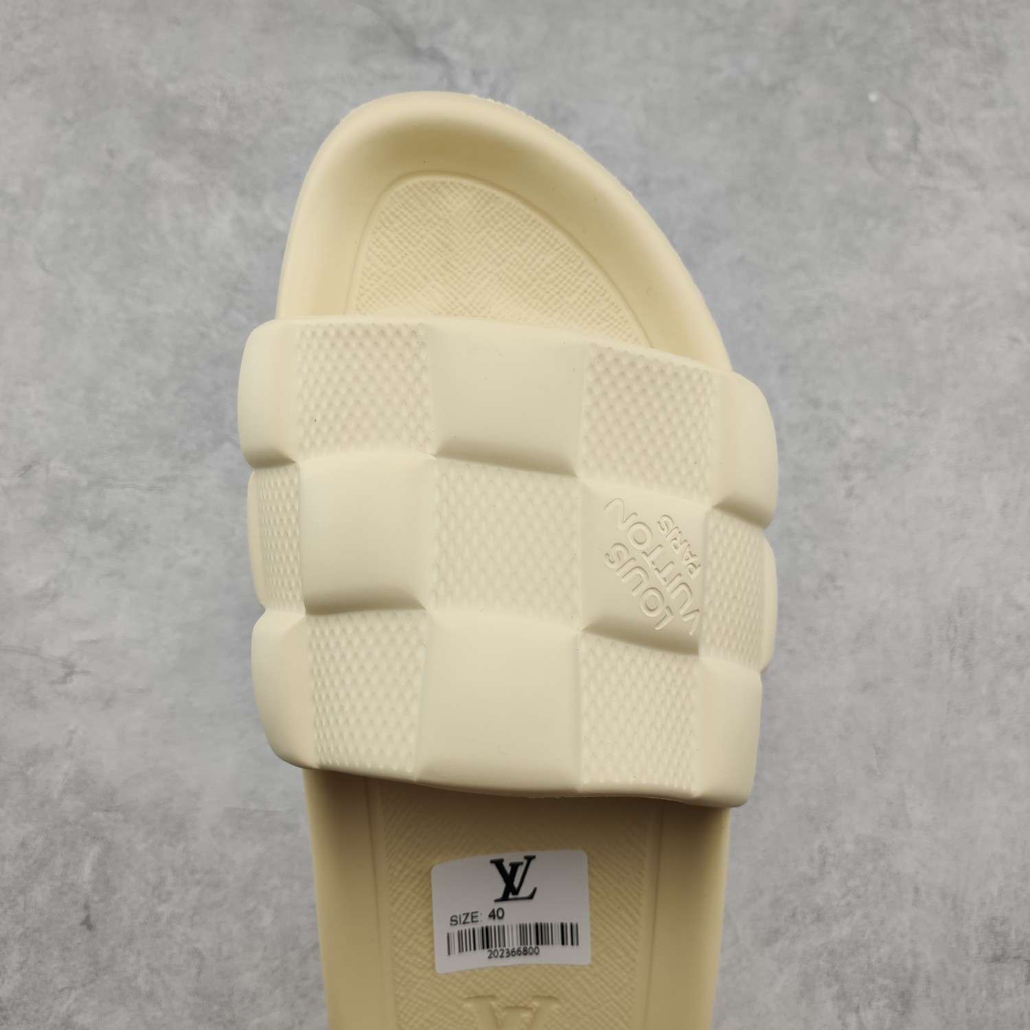 KICKWHO Louis Vuitton 2023 SS Other Plaid Patterns Slide Unisex Beige - Image 3