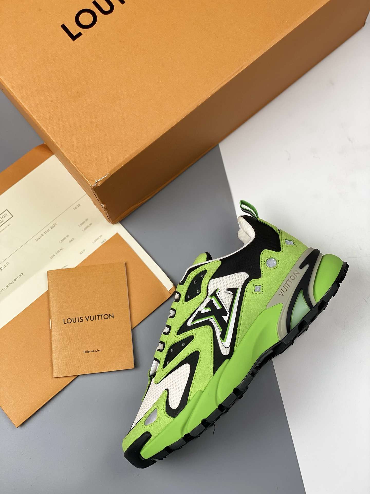 KICKWHO Louis Vuitton 2023 New Runner Tatic Green - Image 4