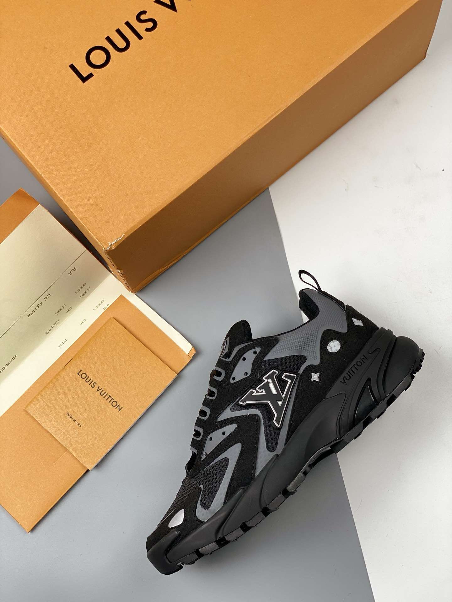 KICKWHO Louis Vuitton 2023 New Runner Tatic Black 1A9UNT - Image 4