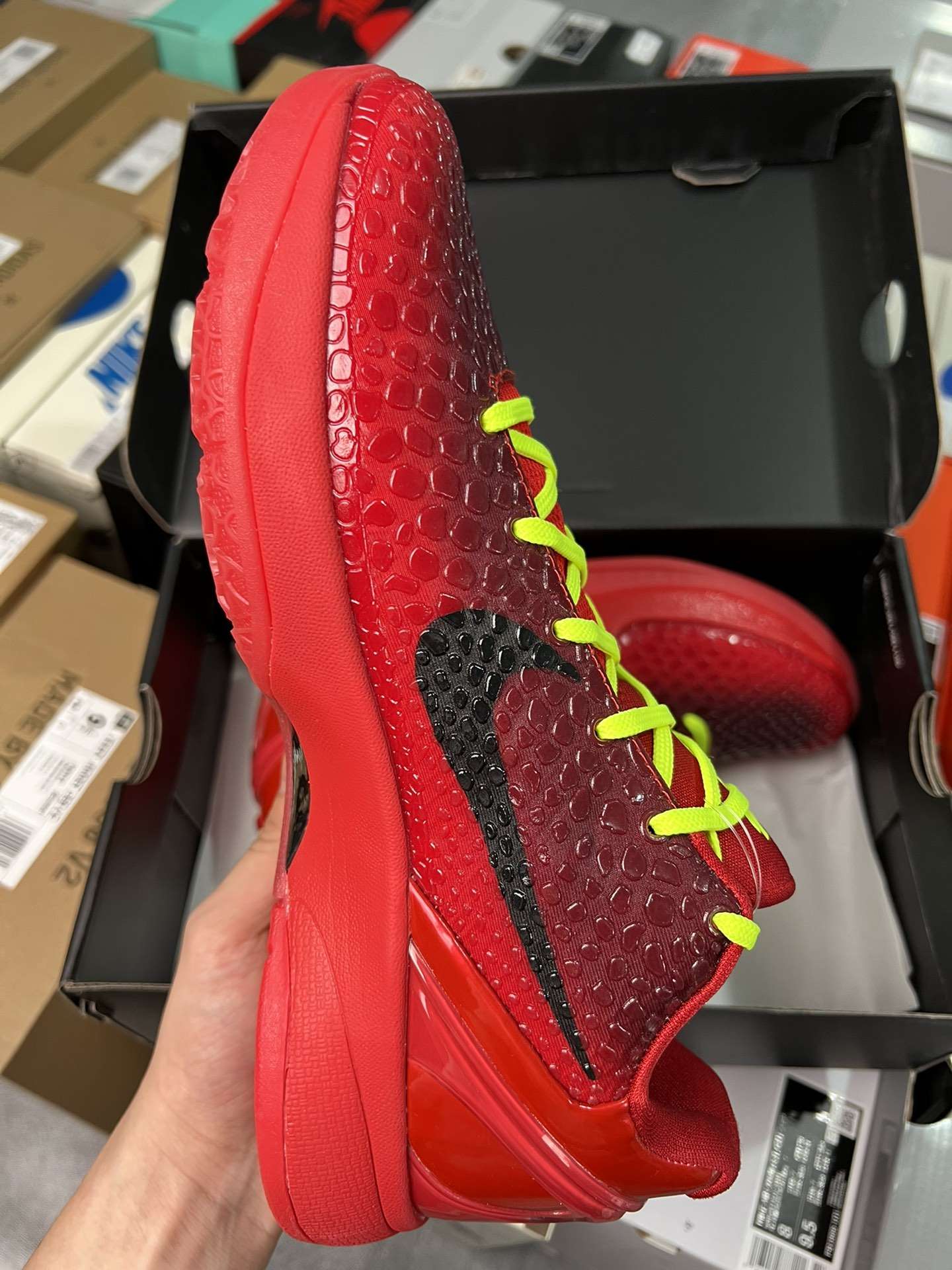 Kickswho Nike Kobe 6 Protro "Reverse Grinch" - Image 4