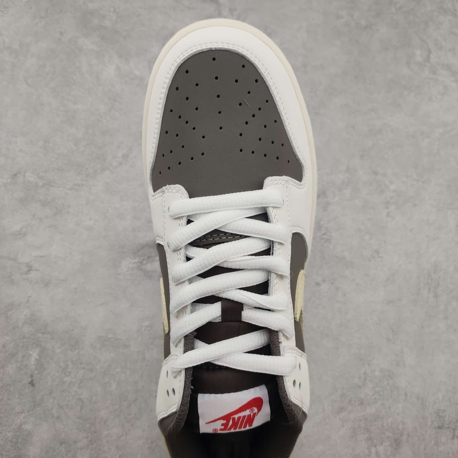 Kickswho Otomo Katsuhiro x Nike SB Dunk Low TT3636-023 - Image 4