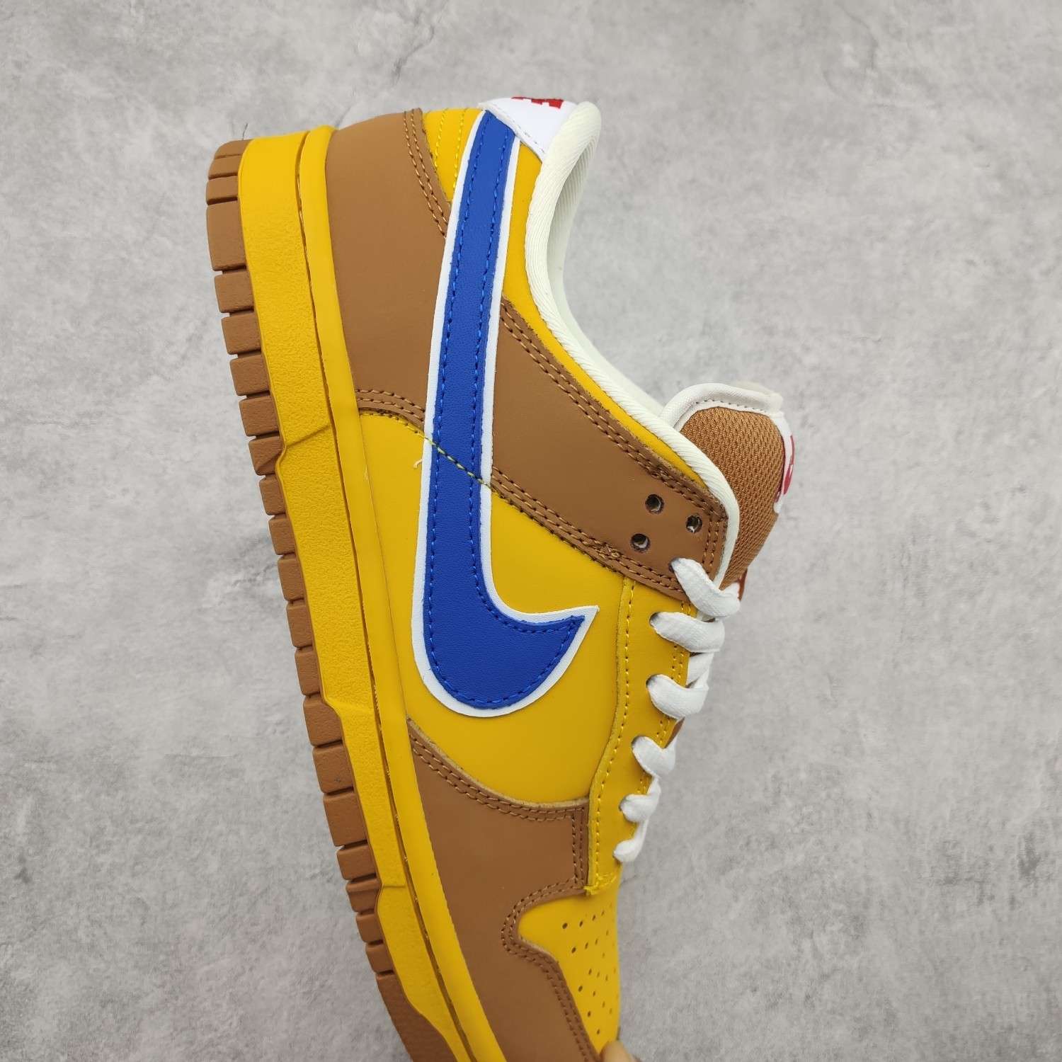 Kickswho Nike Dunk Low Premium SB "New Castle" sneakers - Image 5