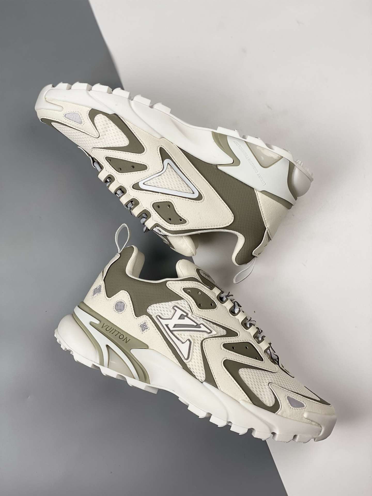 KICKWHO Louis Vuitton 2023 New Runner Tatic White - Image 6