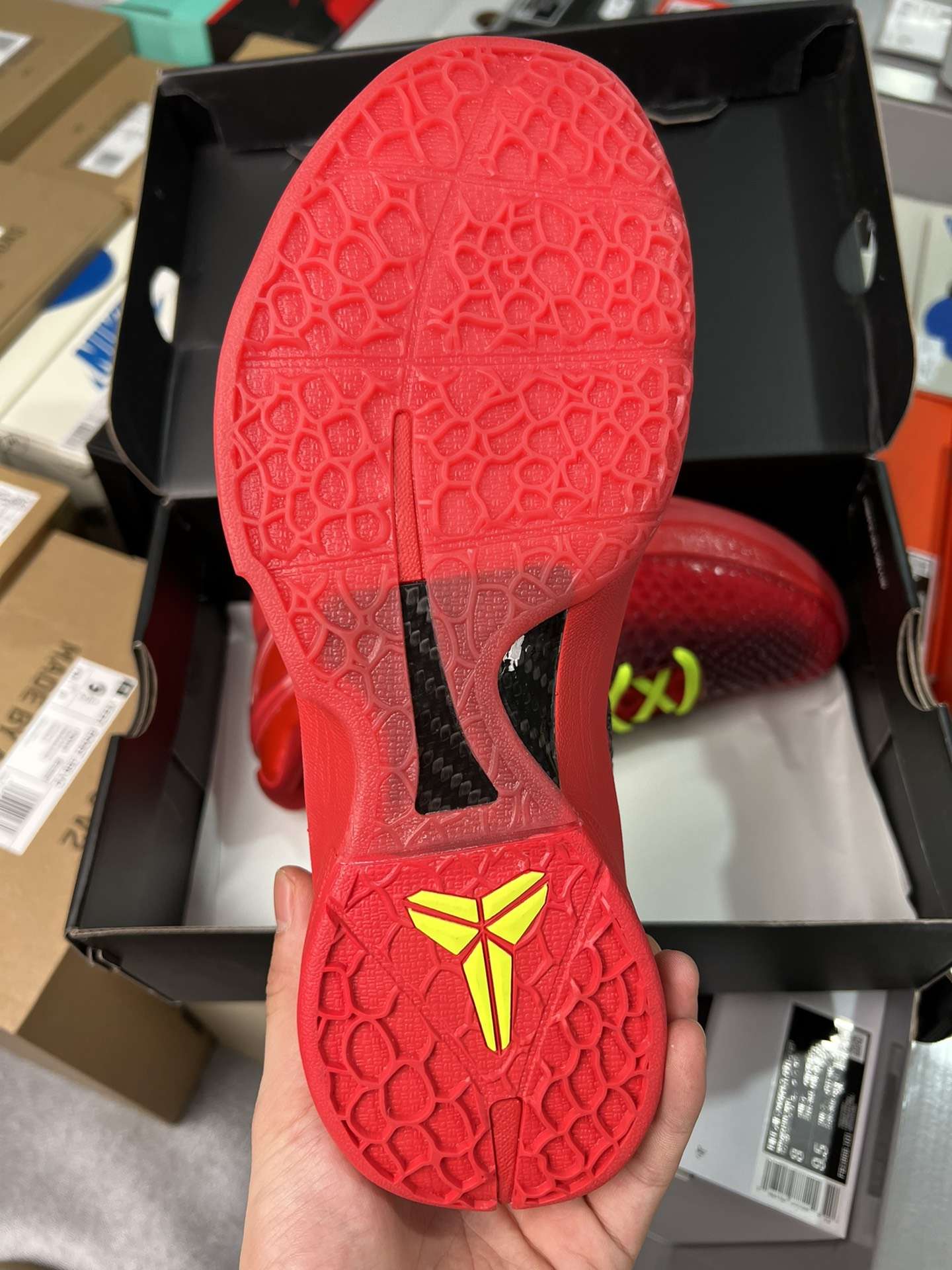 Kickswho Nike Kobe 6 Protro "Reverse Grinch" - Image 5