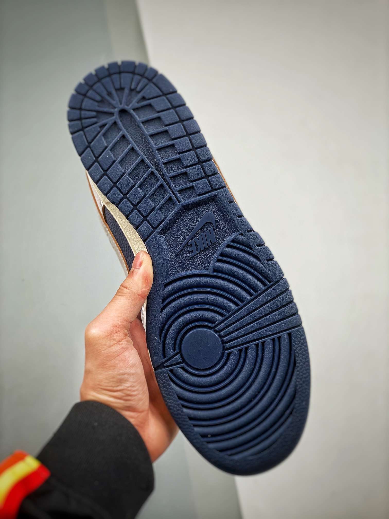 Kickswho HUF x Nike SB Dunk Low "NYC" FD8775 100 - Image 7