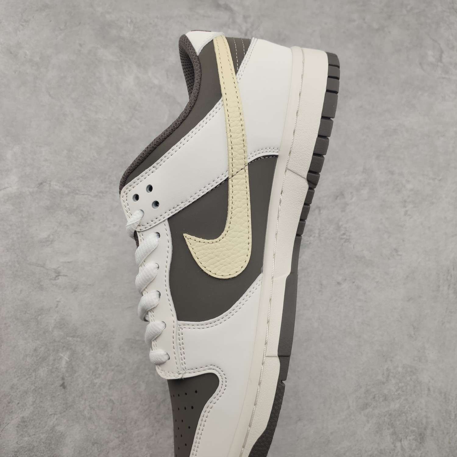 Kickswho Otomo Katsuhiro x Nike SB Dunk Low TT3636-023 - Image 7