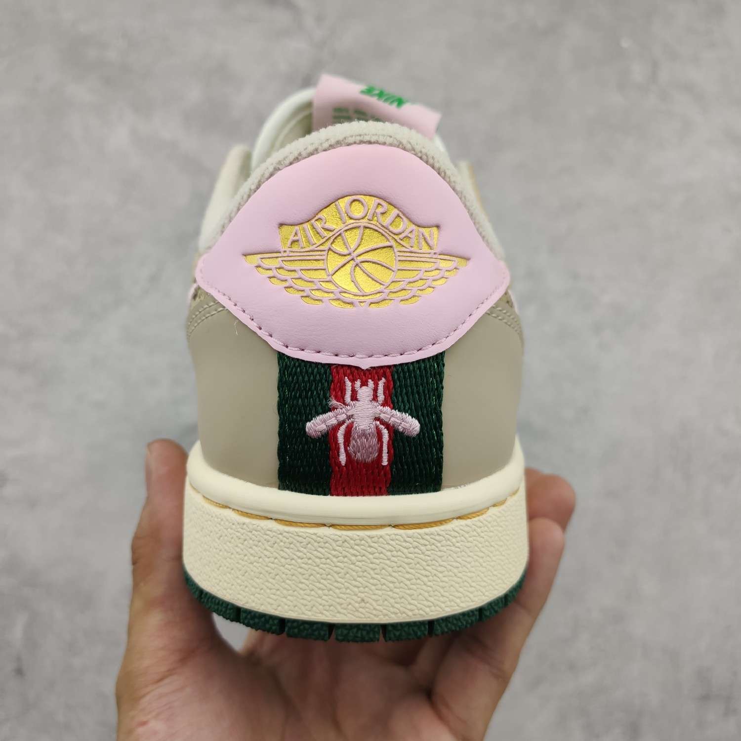 Kickswho Gucci x Air Jordan 1 Low Slip Shadow AV3918-318 - Image 8