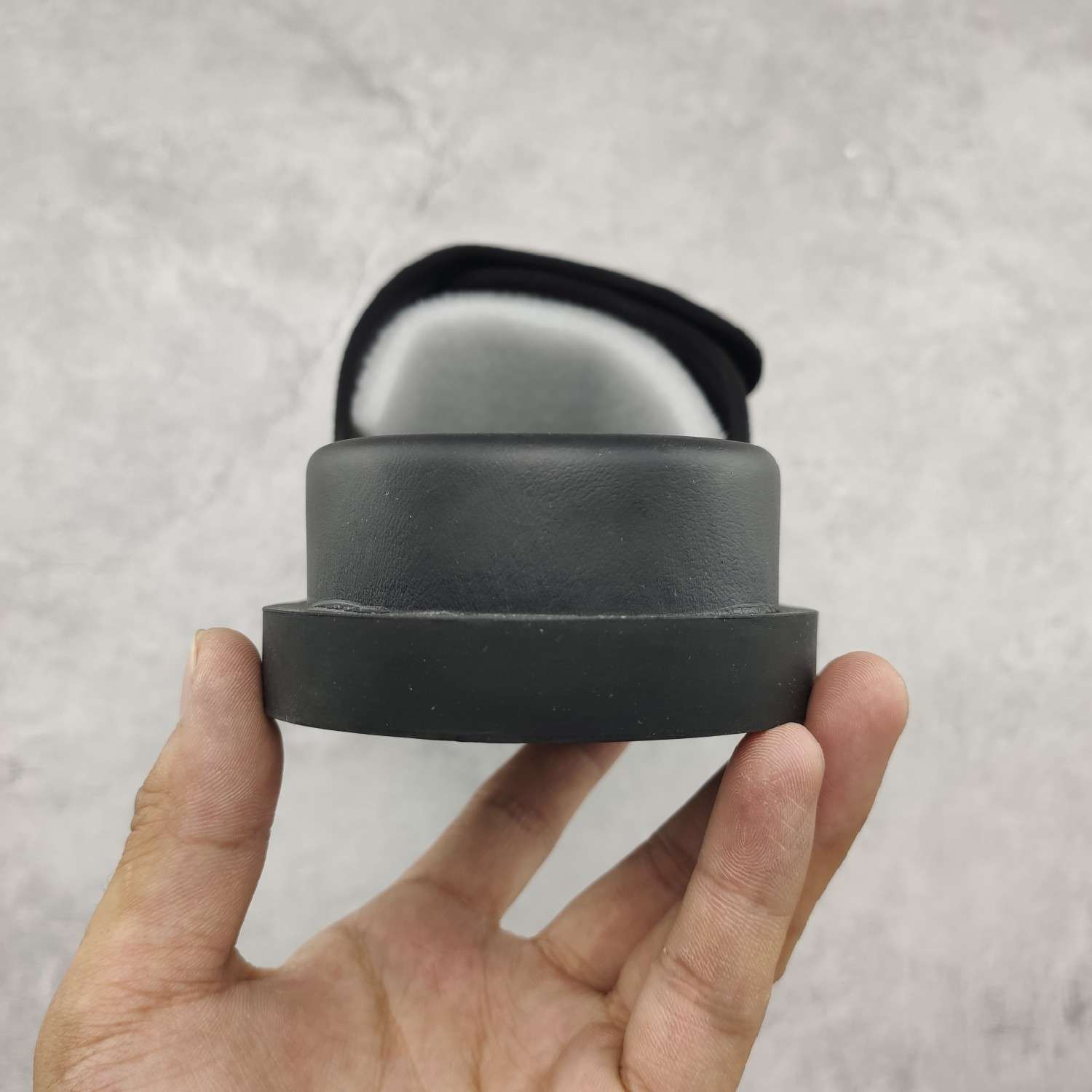 KICKWHO Louis Vuitton Miami 2023 SS Monogram Slide Sandals 1A9Z60 - Image 8