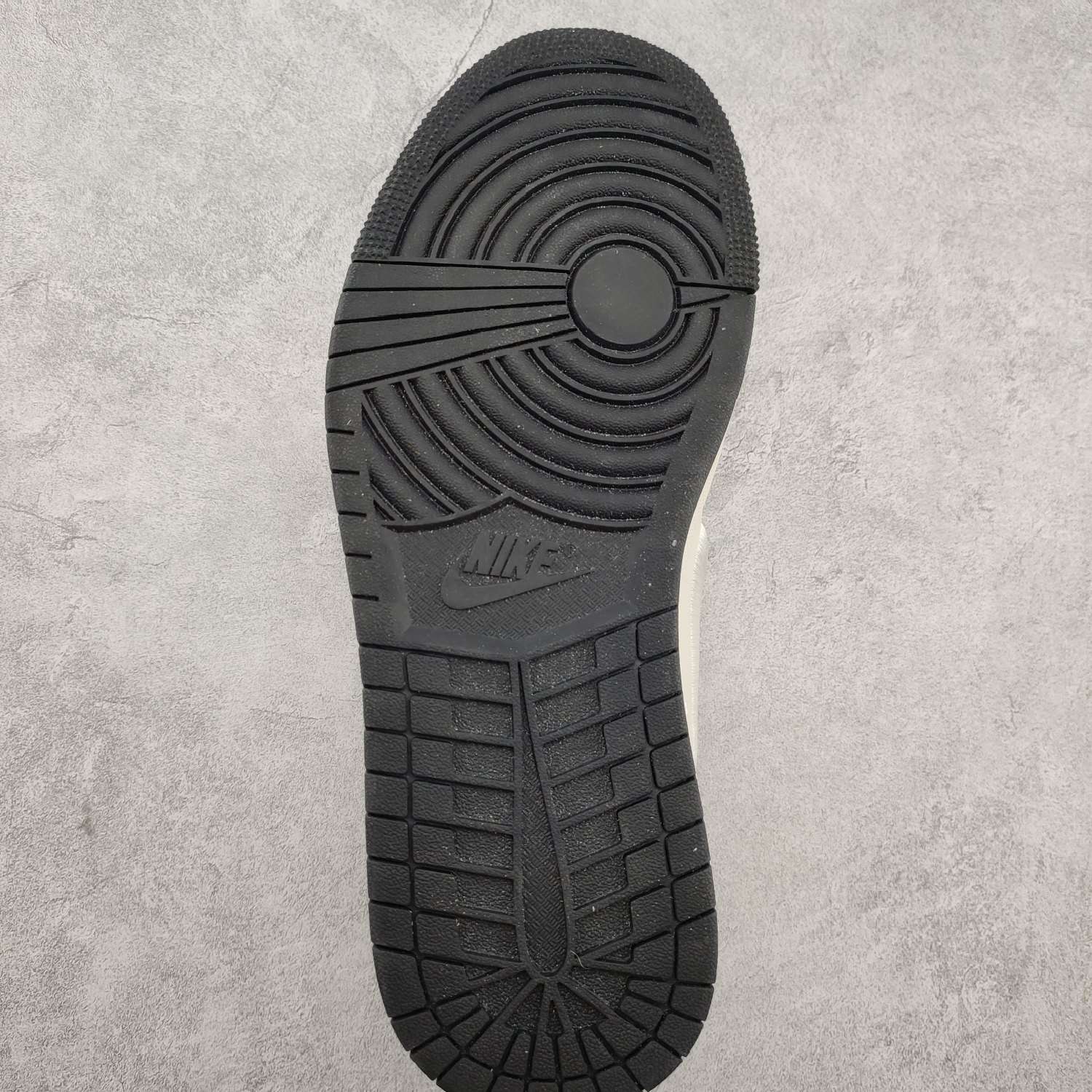 Kickswho Air Jordan 1 Low Slip Shadow AV3918-201 - Image 9