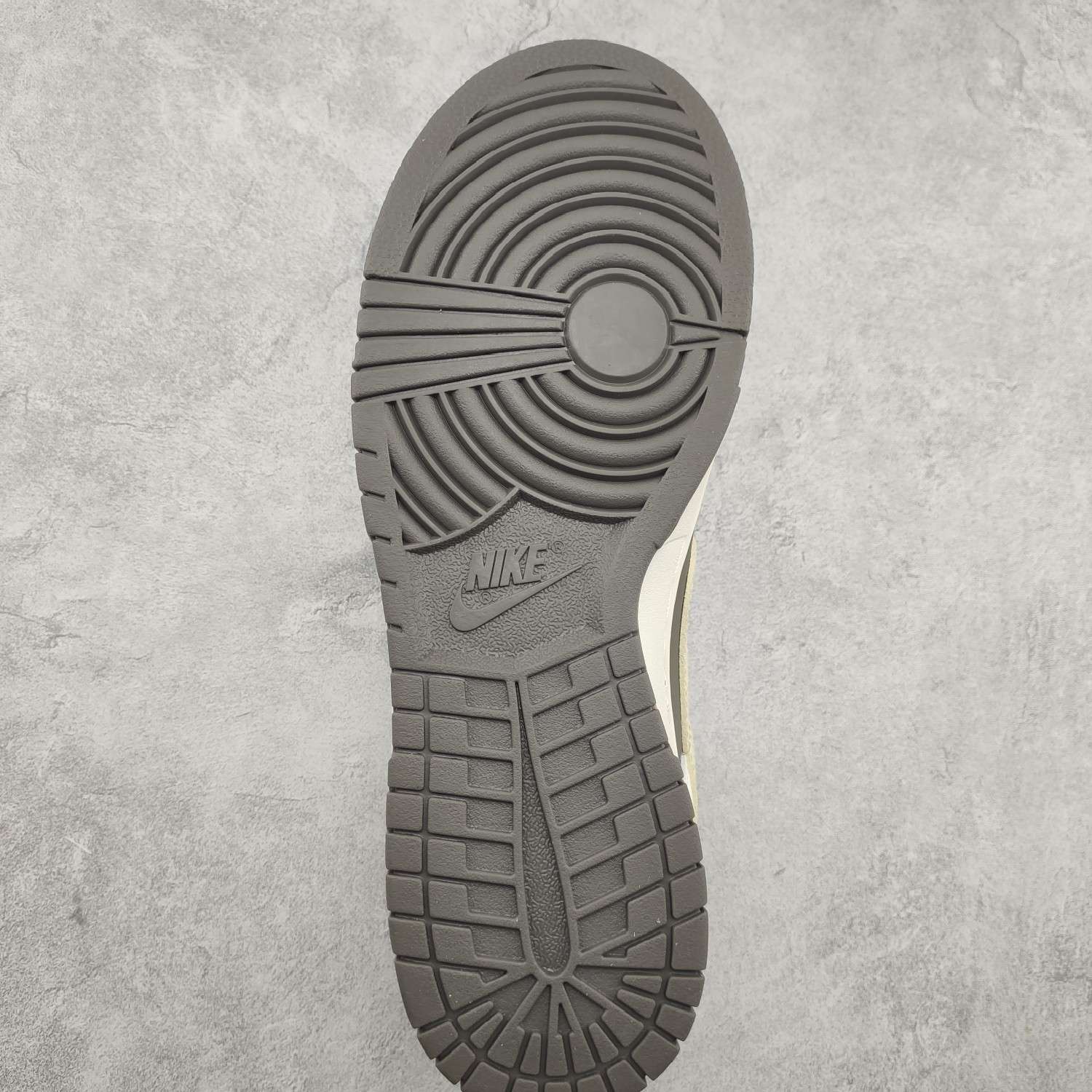 Kickswho Otomo Katsuhiro x Nike SB Dunk Low TT3636-023 - Image 9