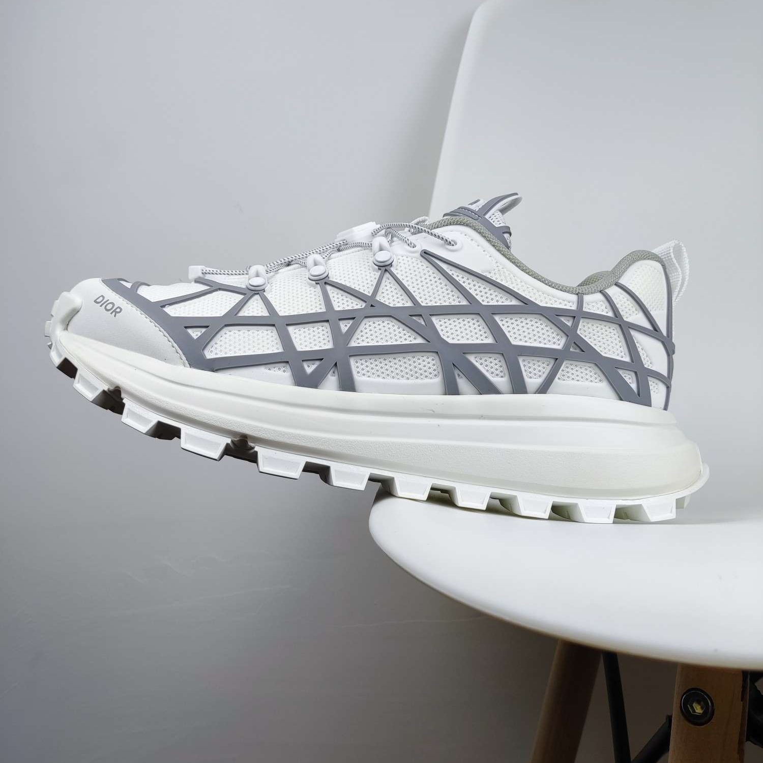Kickswho Dior B31 RUNNER SNEAKER White Technical Mesh and Gray Rubber with Warped Cannage Motif