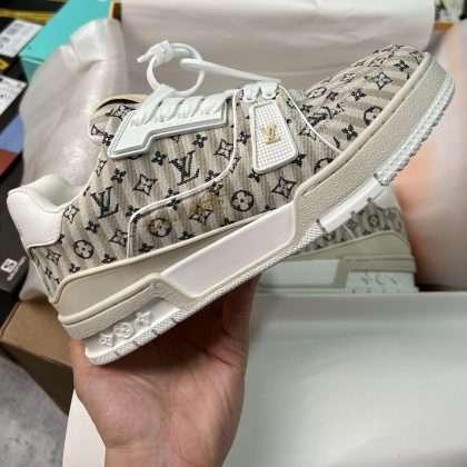 KICKWHO Louis Vuitton 23New Monogram Sneakers Plain Toe Casual Style Unisex Beige
