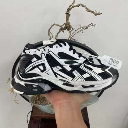 KICKWHO Balenciaga Runner 7.0 Black/White