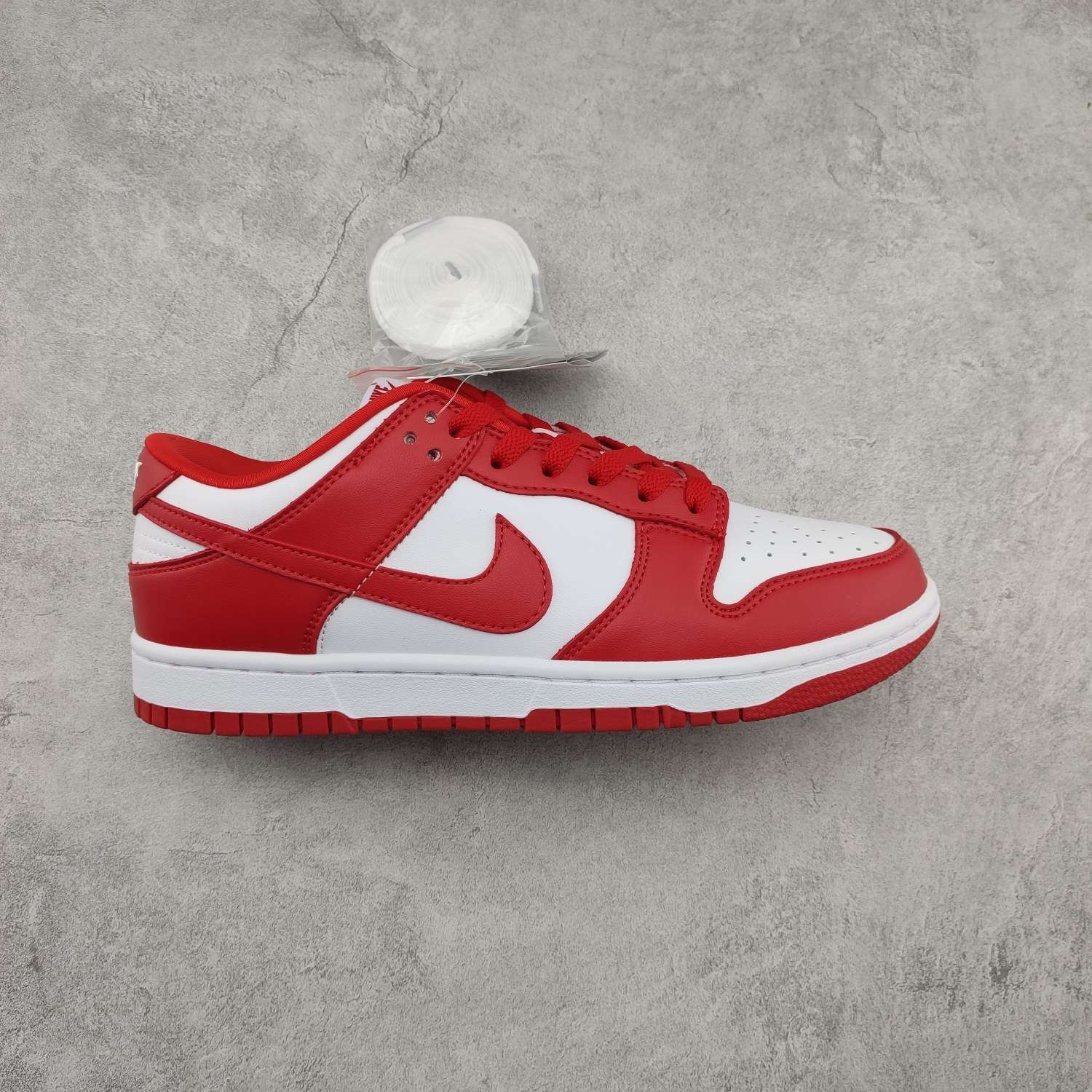 Kickswho Nike Dunk SB Low SP "University Red" CU1727-100