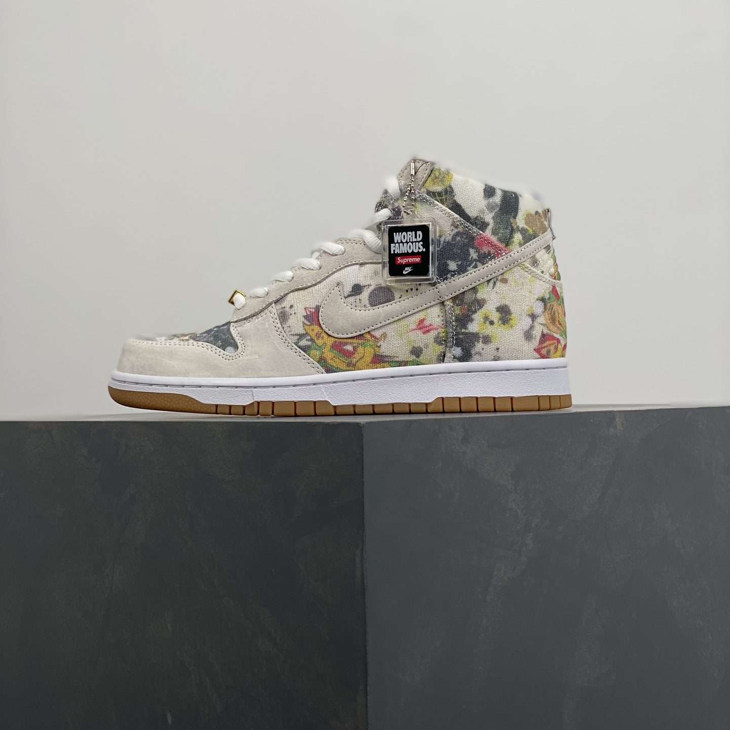 Kickswho Supreme x Nike Dunk SB High " Rammellzee " FD8779-100