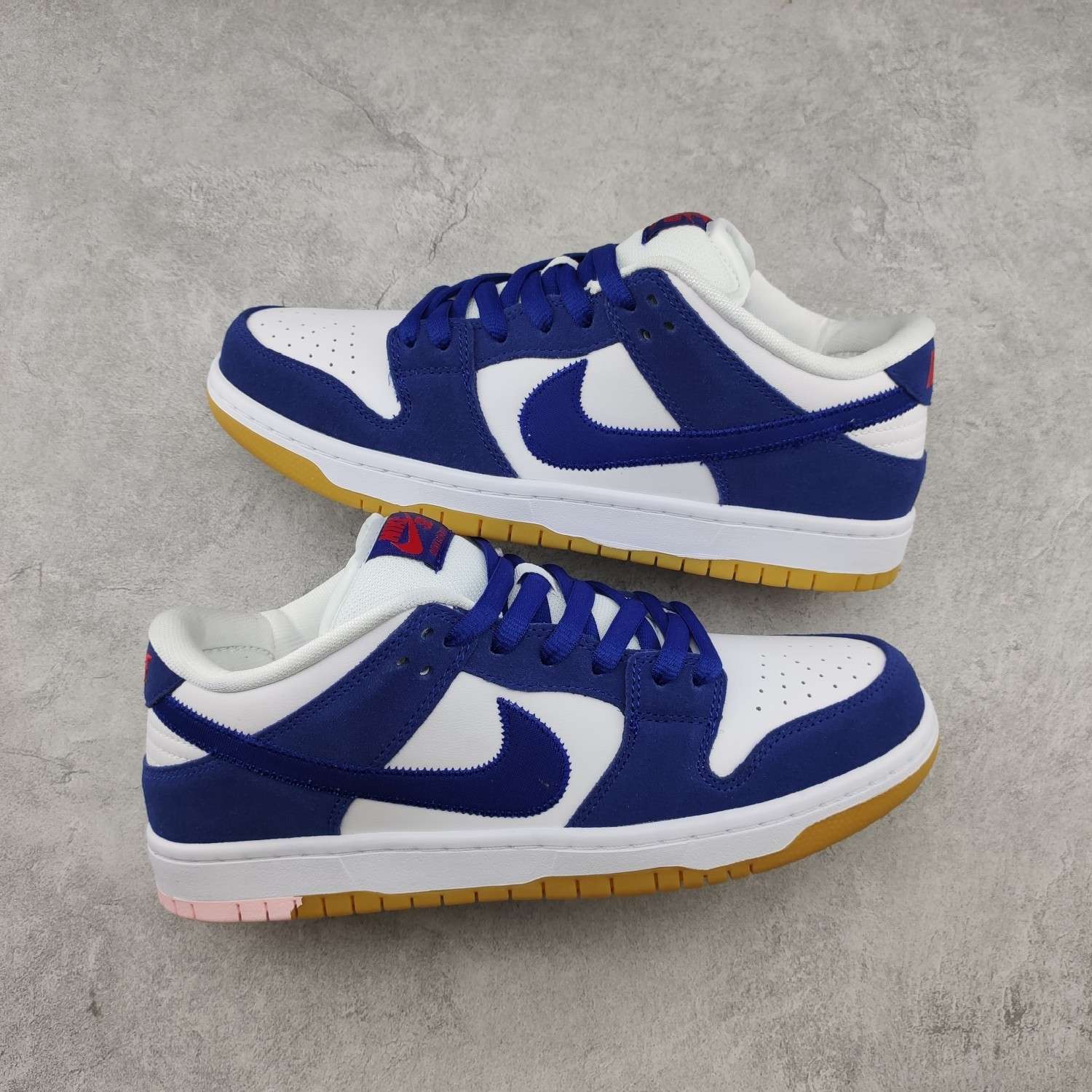 Kickswho Nike SB Dunk Low Los Angeles Dodgers DO9395-400 - Image 2