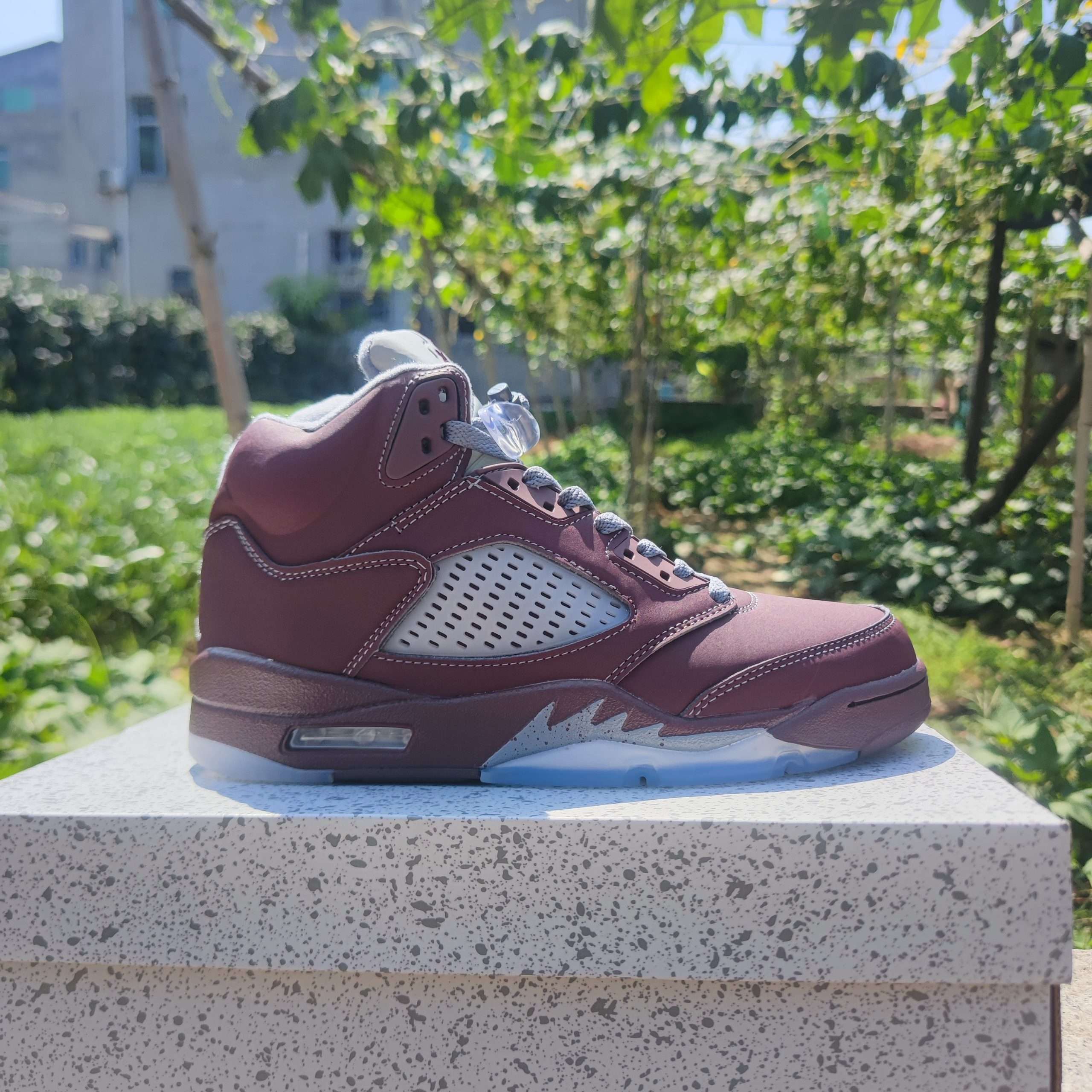KICKWHO New Air Jordan 5 "Burgundy" 2023 DZ4131-600 - Image 2
