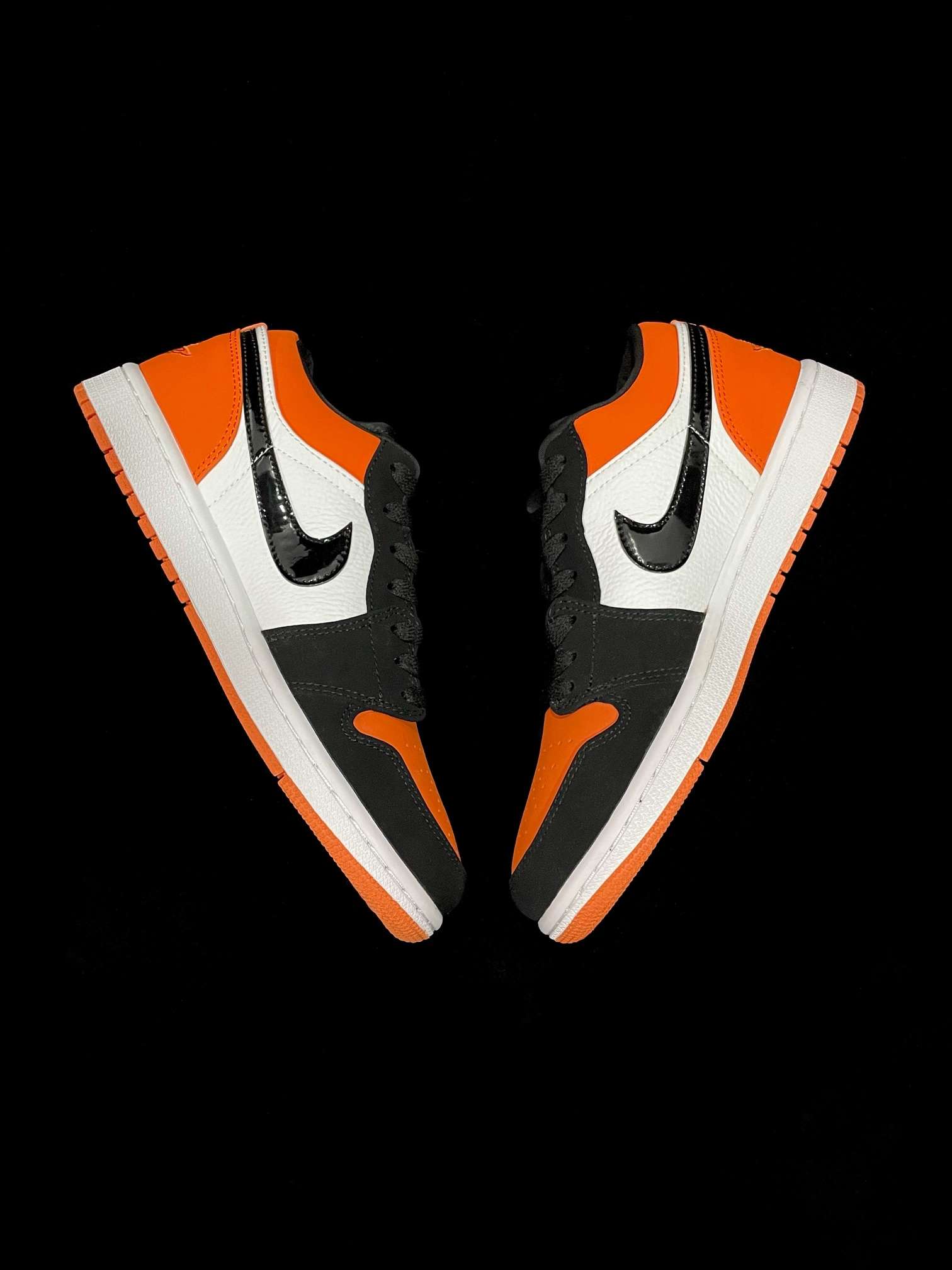 Kickswho Air Jordan 1 Low Shattered Backboard 553558-128 - Image 2