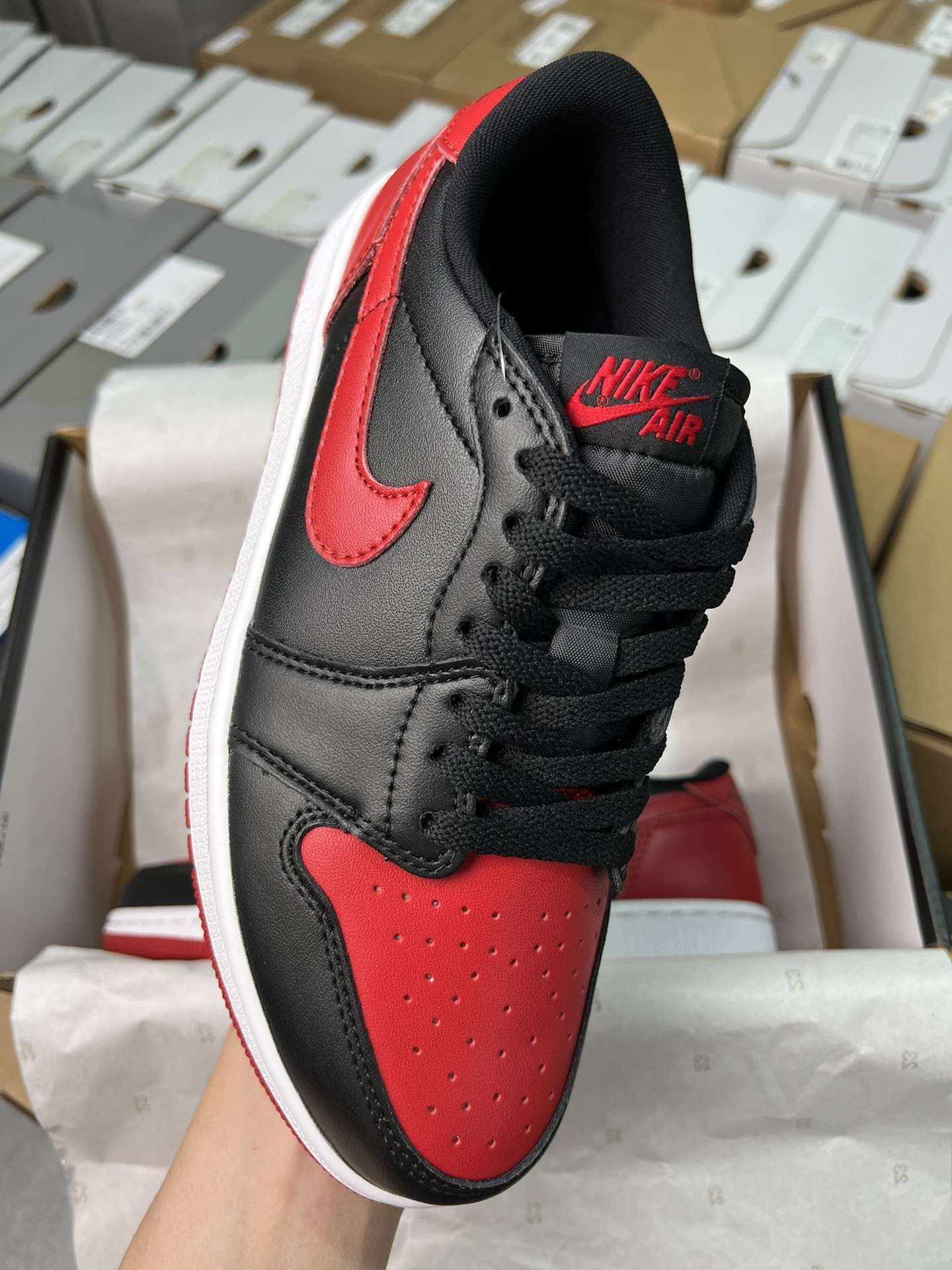 Kickswho Jordan 1 Retro Low Bred (2015) 705329-001 - Image 2