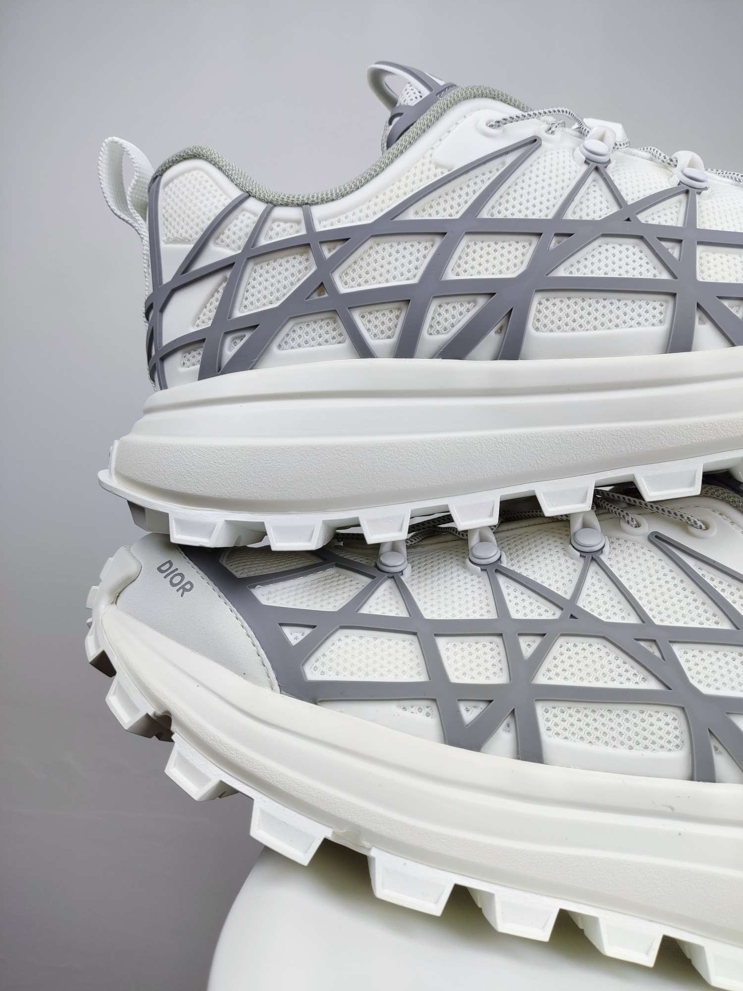 Kickswho Dior B31 RUNNER SNEAKER White Technical Mesh and Gray Rubber with Warped Cannage Motif - Image 3