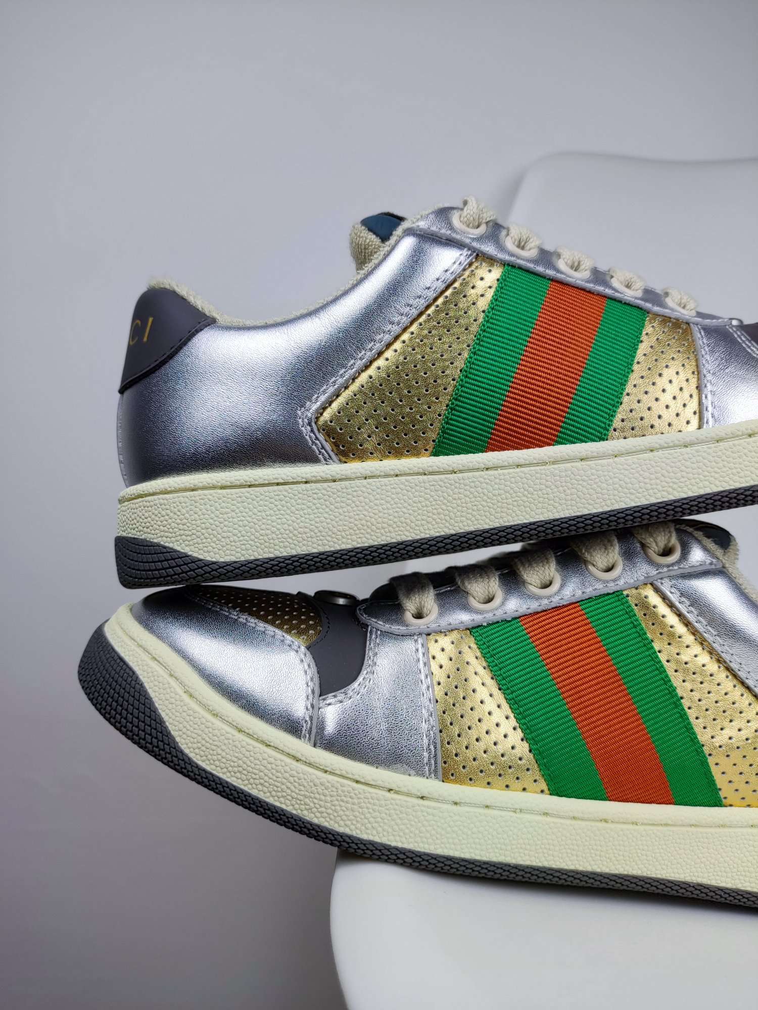 KICKWHO Gucci Wmns Screener 'Silver Gold' - Image 3