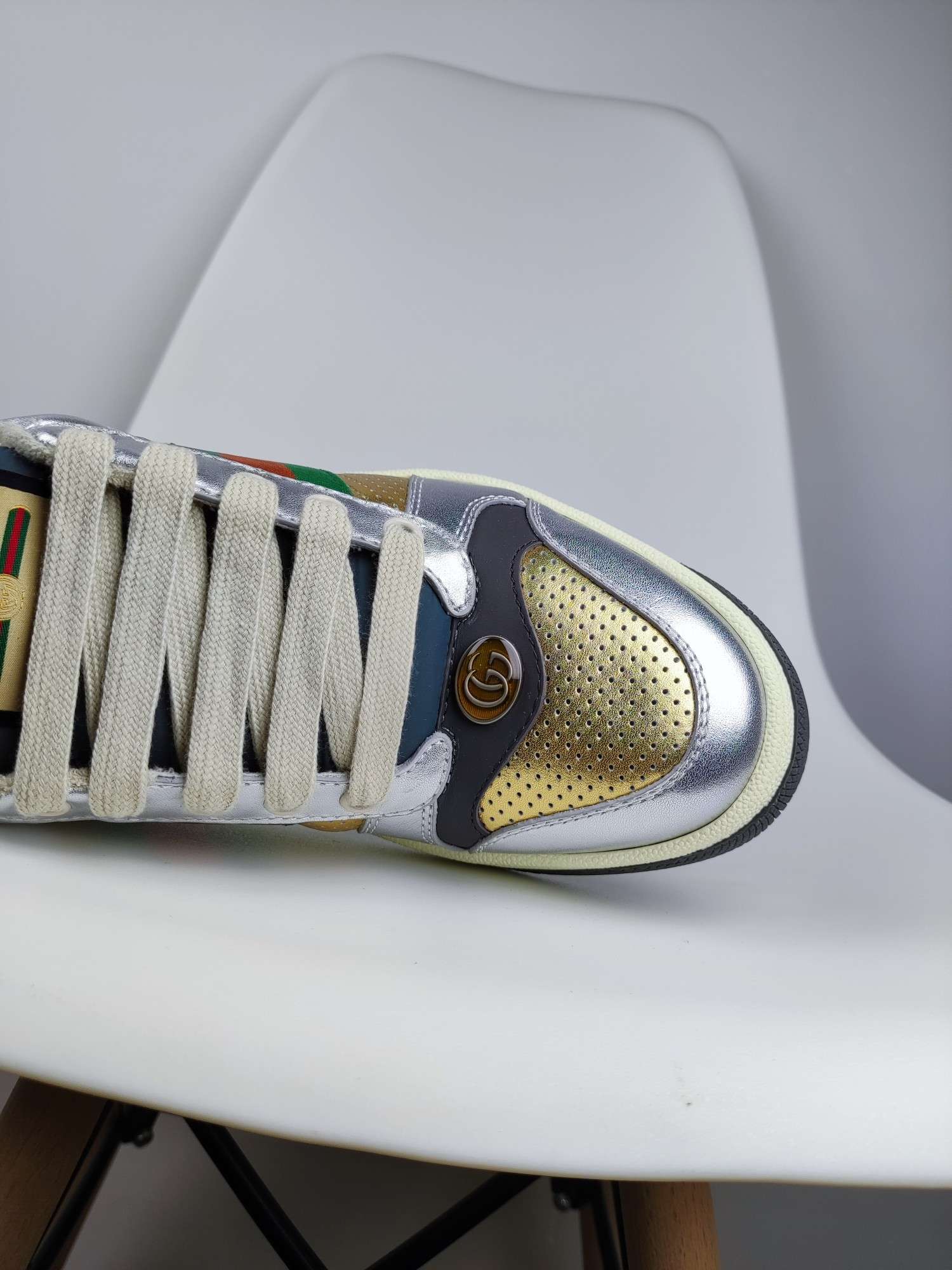 KICKWHO Gucci Wmns Screener 'Silver Gold' - Image 5