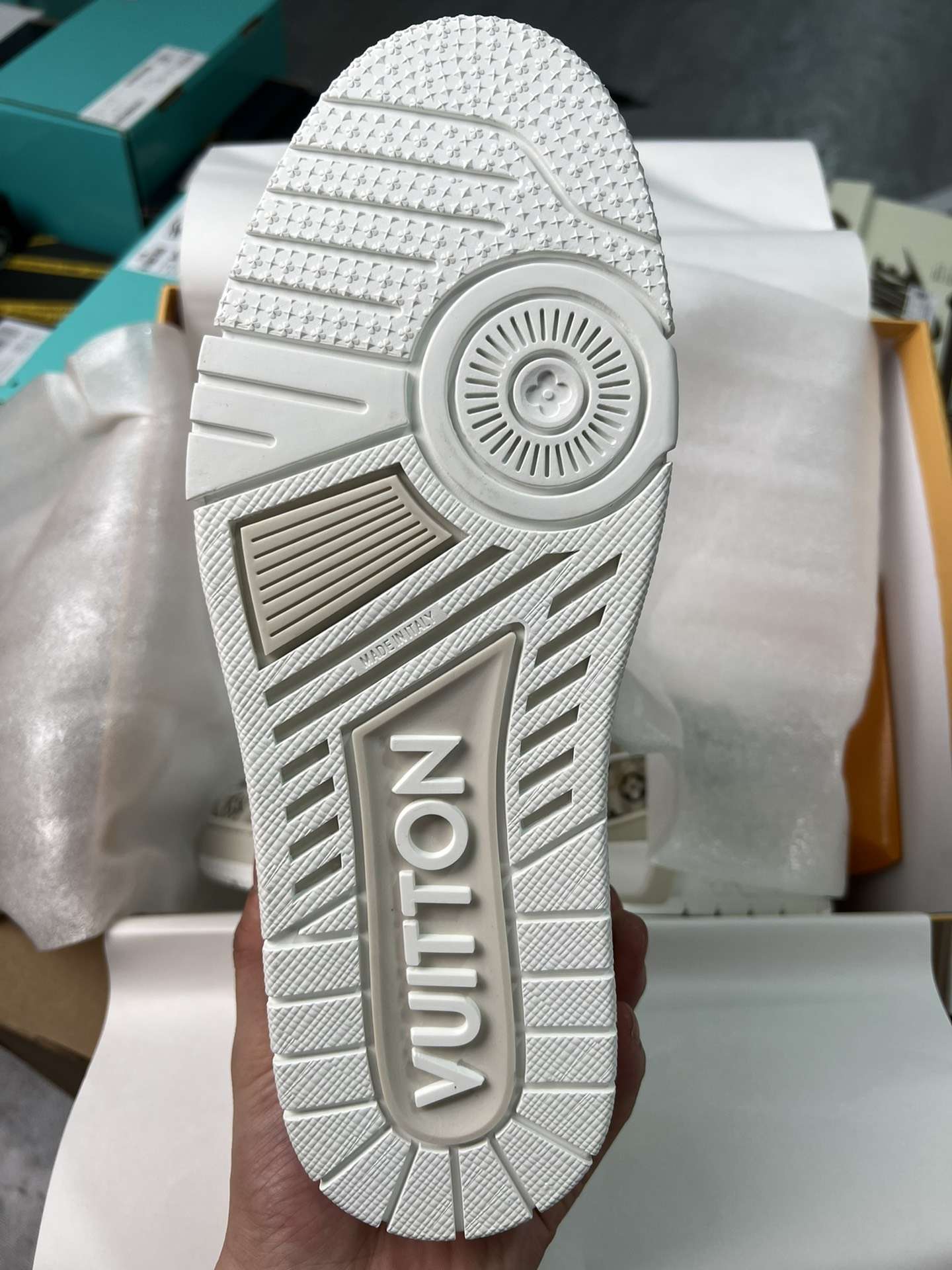 KICKWHO Louis Vuitton 23New Monogram Sneakers Plain Toe Casual Style Unisex Beige - Image 5