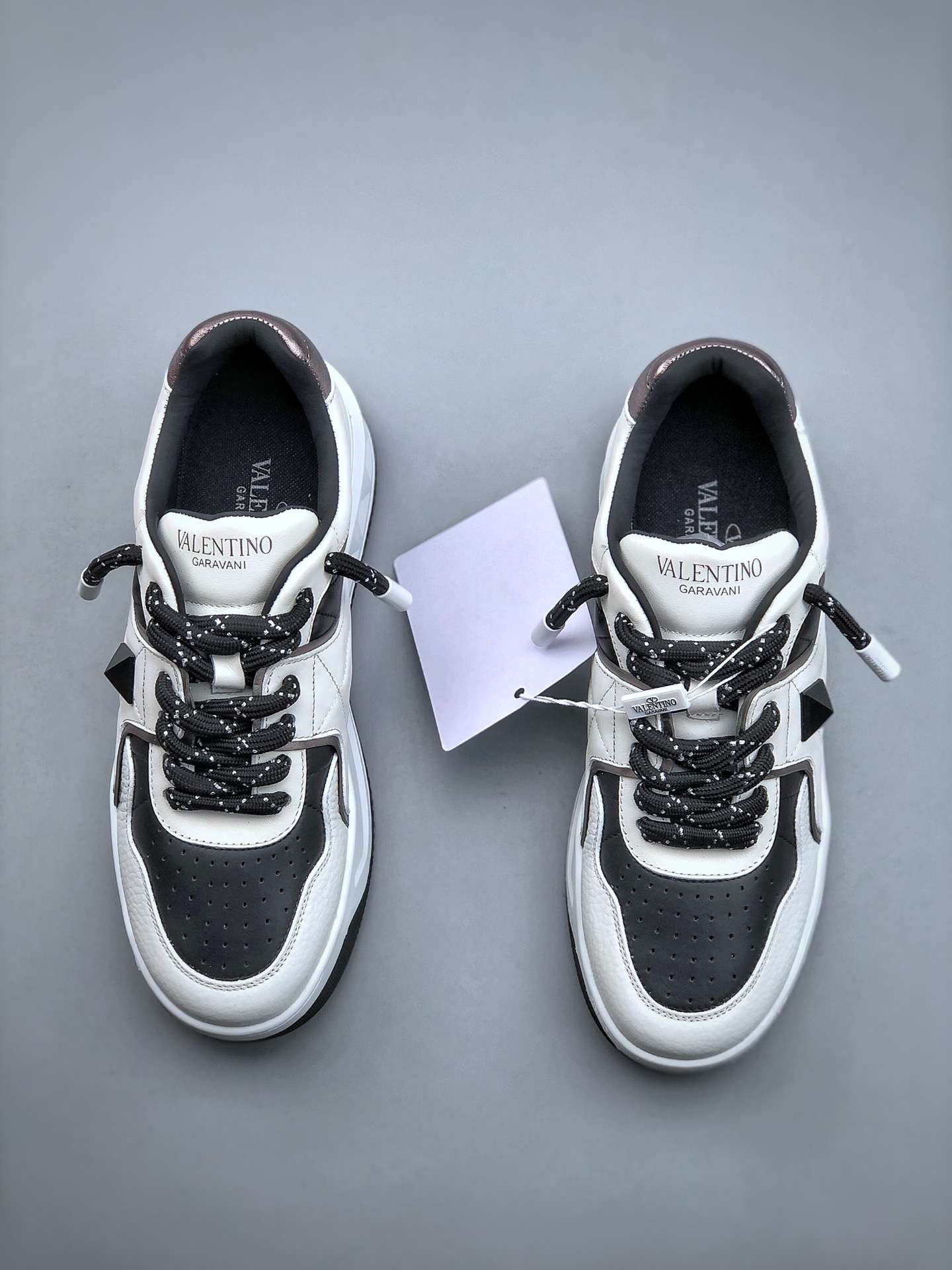 KICKWHO VALENTINO GARAVANI Black & White One Stud Sneakers - Image 5