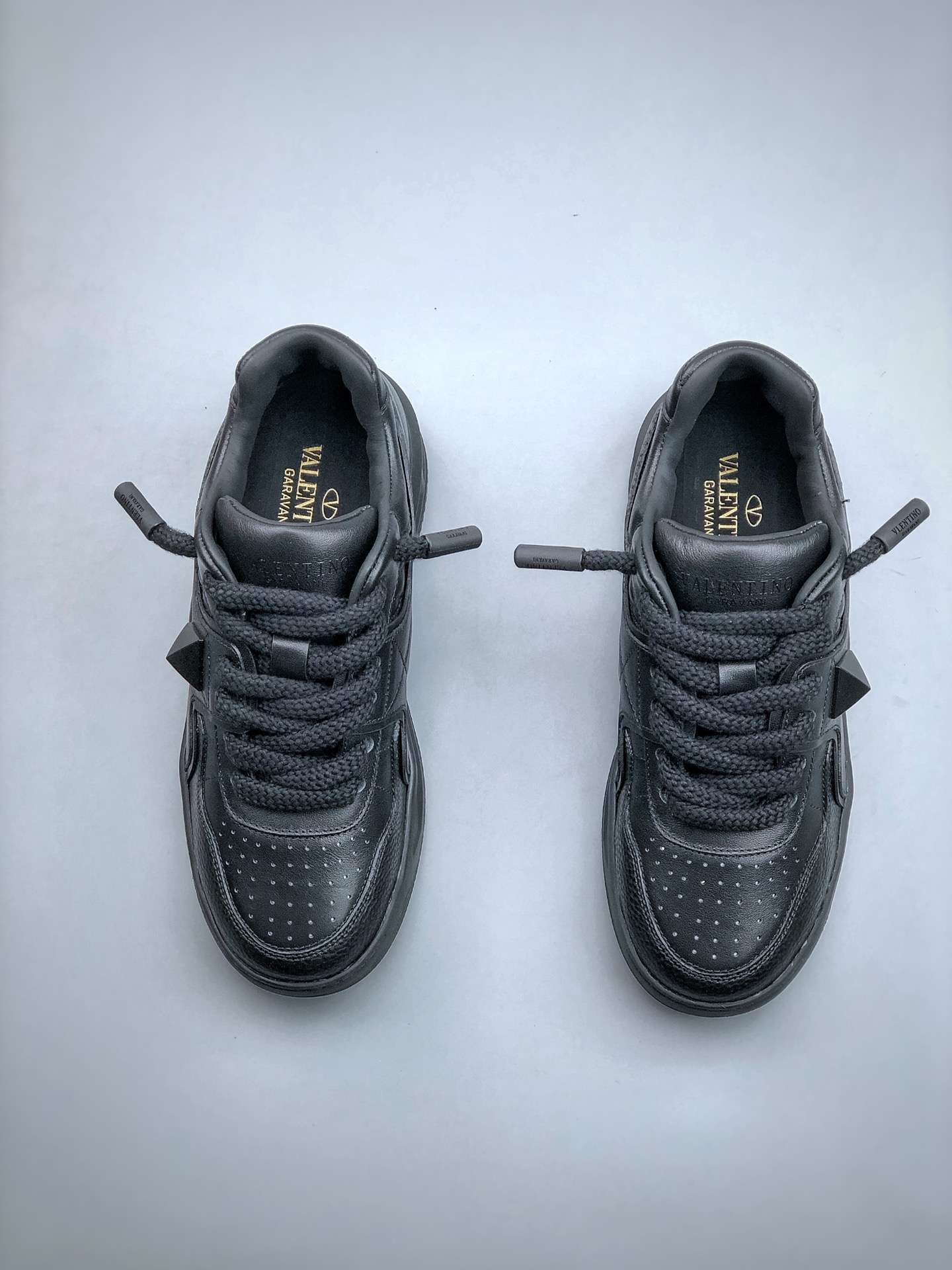 KICKWHO VALENTINO GARAVANI Blsck One Stud Sneakers - Image 5