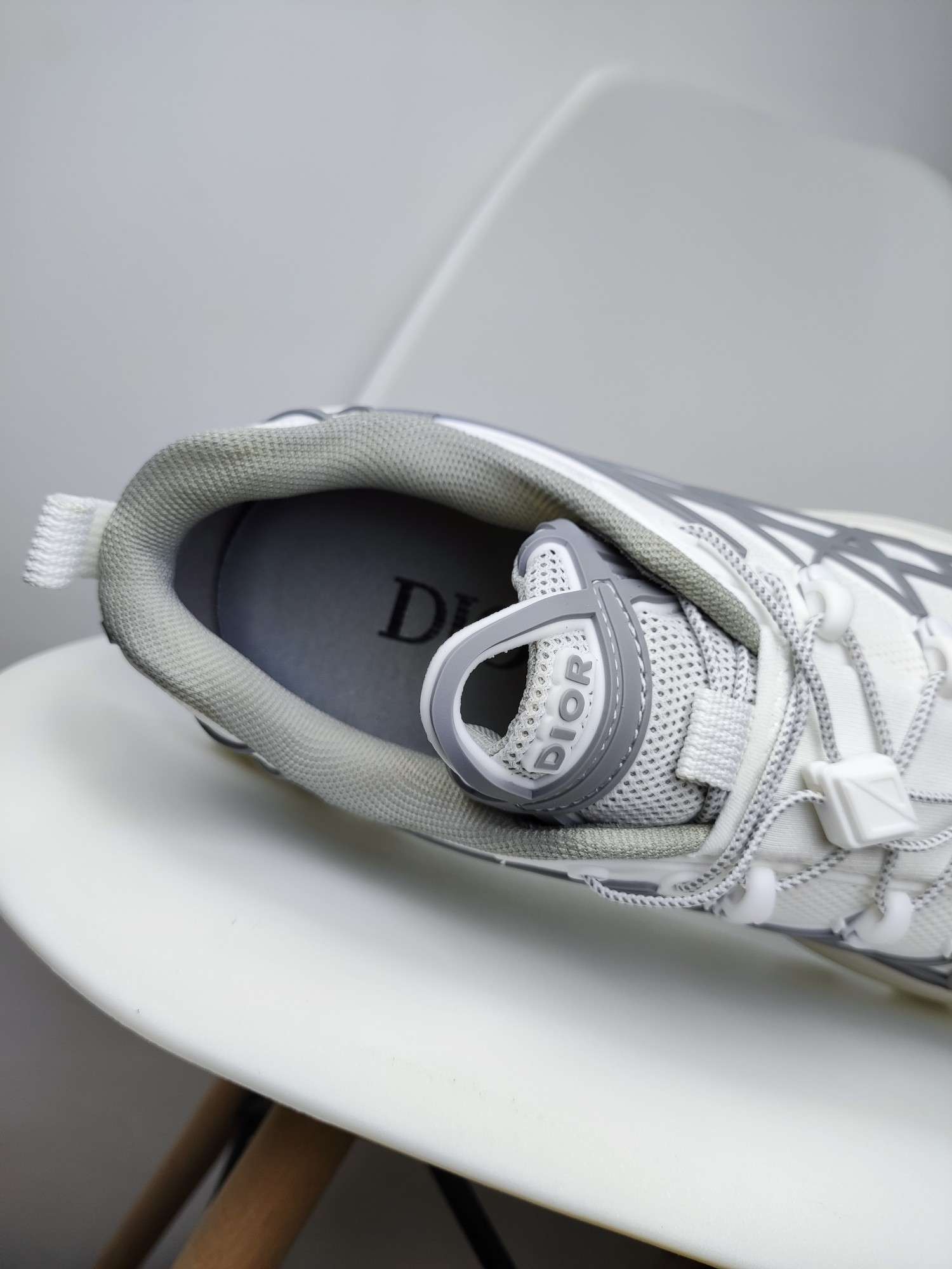 Kickswho Dior B31 RUNNER SNEAKER White Technical Mesh and Gray Rubber with Warped Cannage Motif - Image 6