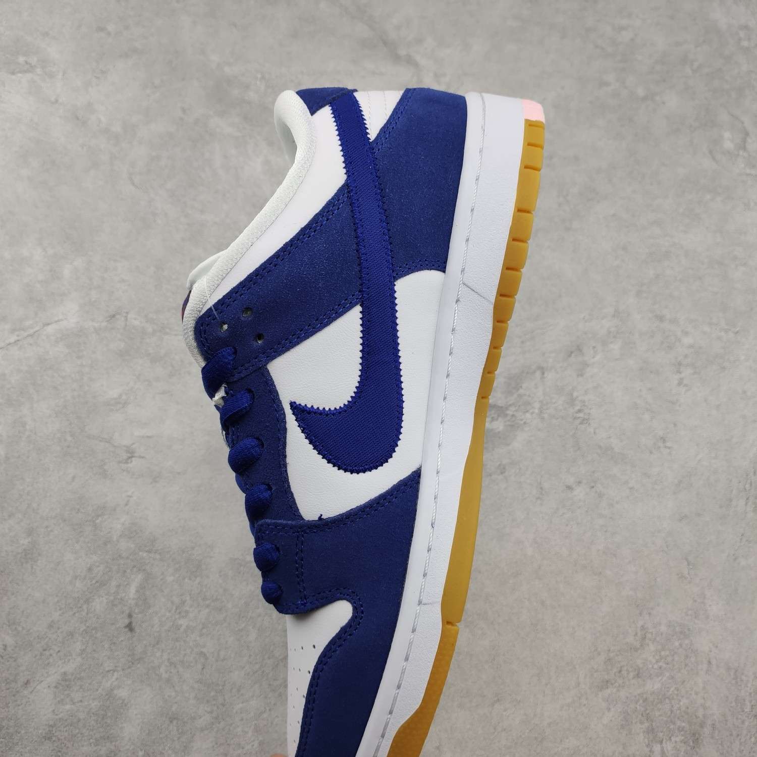 Kickswho Nike SB Dunk Low Los Angeles Dodgers DO9395-400 - Image 7