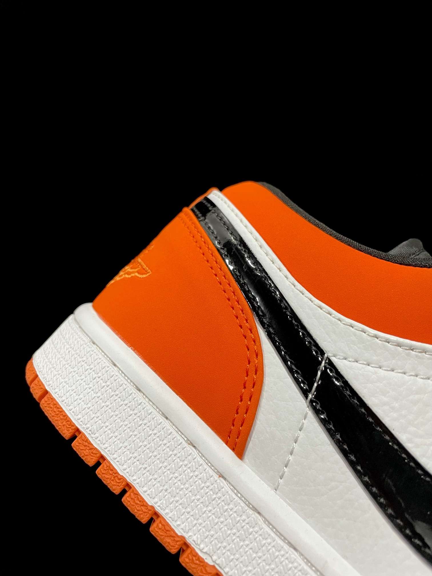 Kickswho Air Jordan 1 Low Shattered Backboard 553558-128 - Image 7