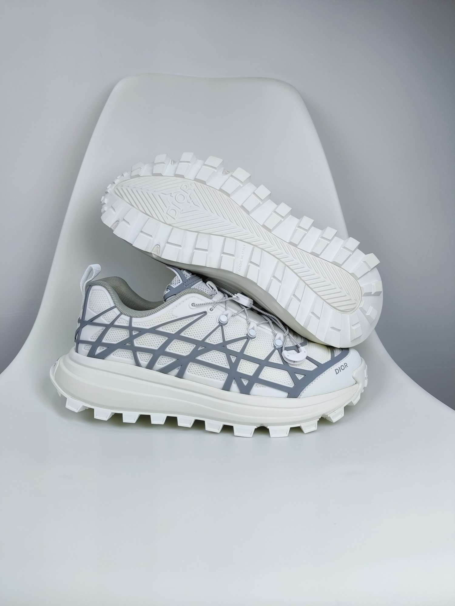 Kickswho Dior B31 RUNNER SNEAKER White Technical Mesh and Gray Rubber with Warped Cannage Motif - Image 8