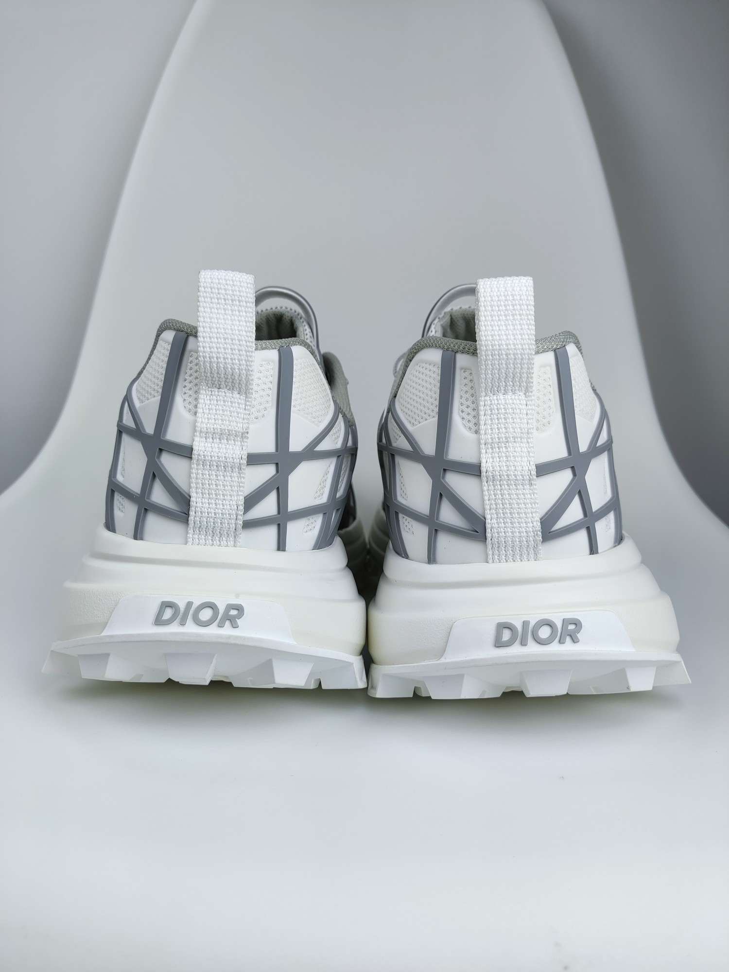 Kickswho Dior B31 RUNNER SNEAKER White Technical Mesh and Gray Rubber with Warped Cannage Motif - Image 9