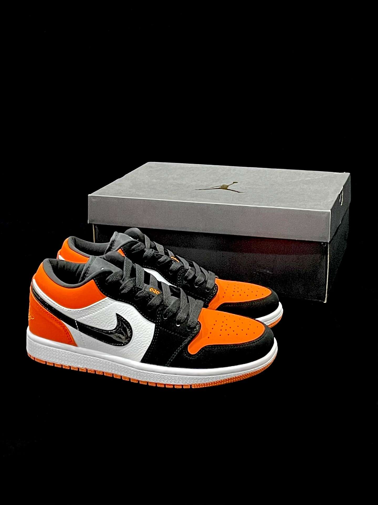 Kickswho Air Jordan 1 Low Shattered Backboard 553558-128 - Image 9