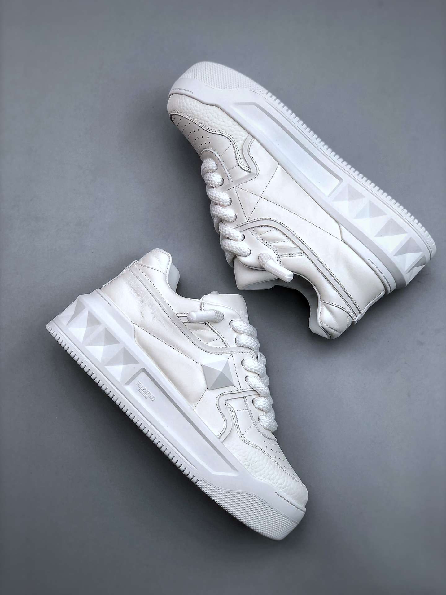 KICKWHO VALENTINO GARAVANI White One Stud Sneakers - Image 9