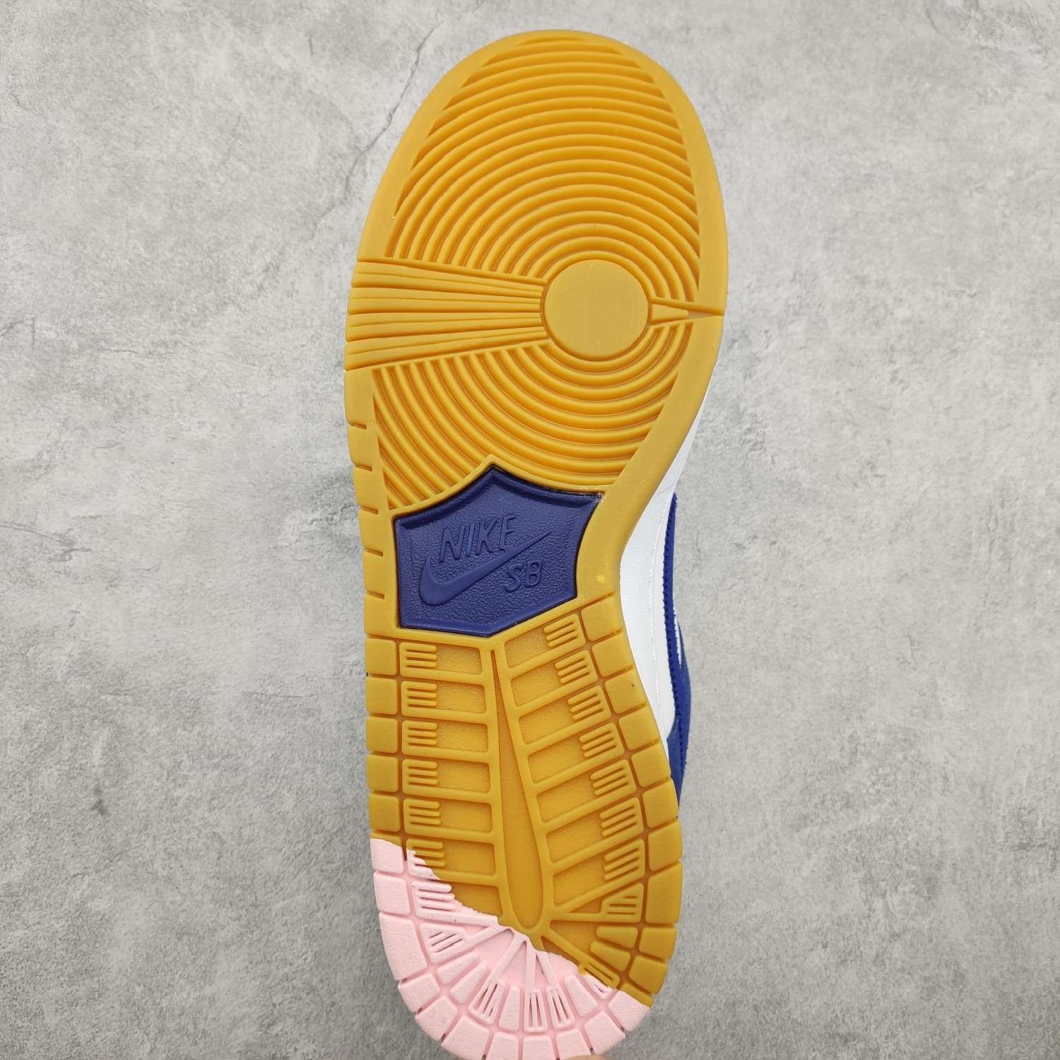 Kickswho Nike SB Dunk Low Los Angeles Dodgers DO9395-400 - Image 9