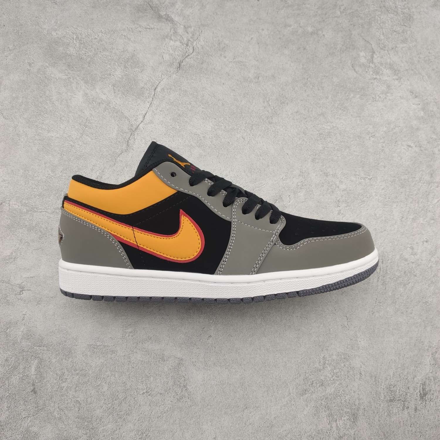 Kickswho Air Jordan 1 Low SE"Black Vivid Orange" FN7308-008