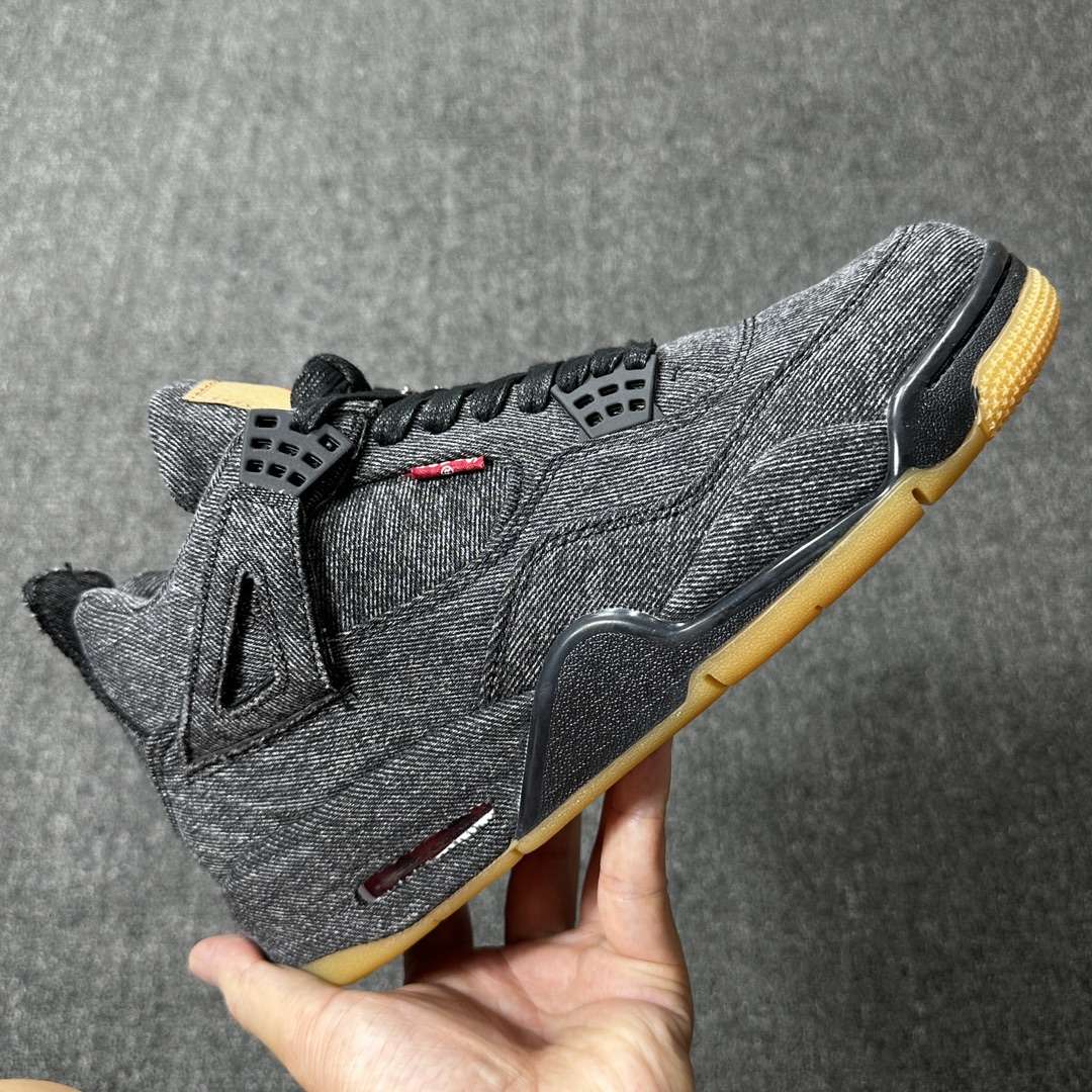 KICKWHO Air Jordan 4 Retro Levi's Black AO2571-001