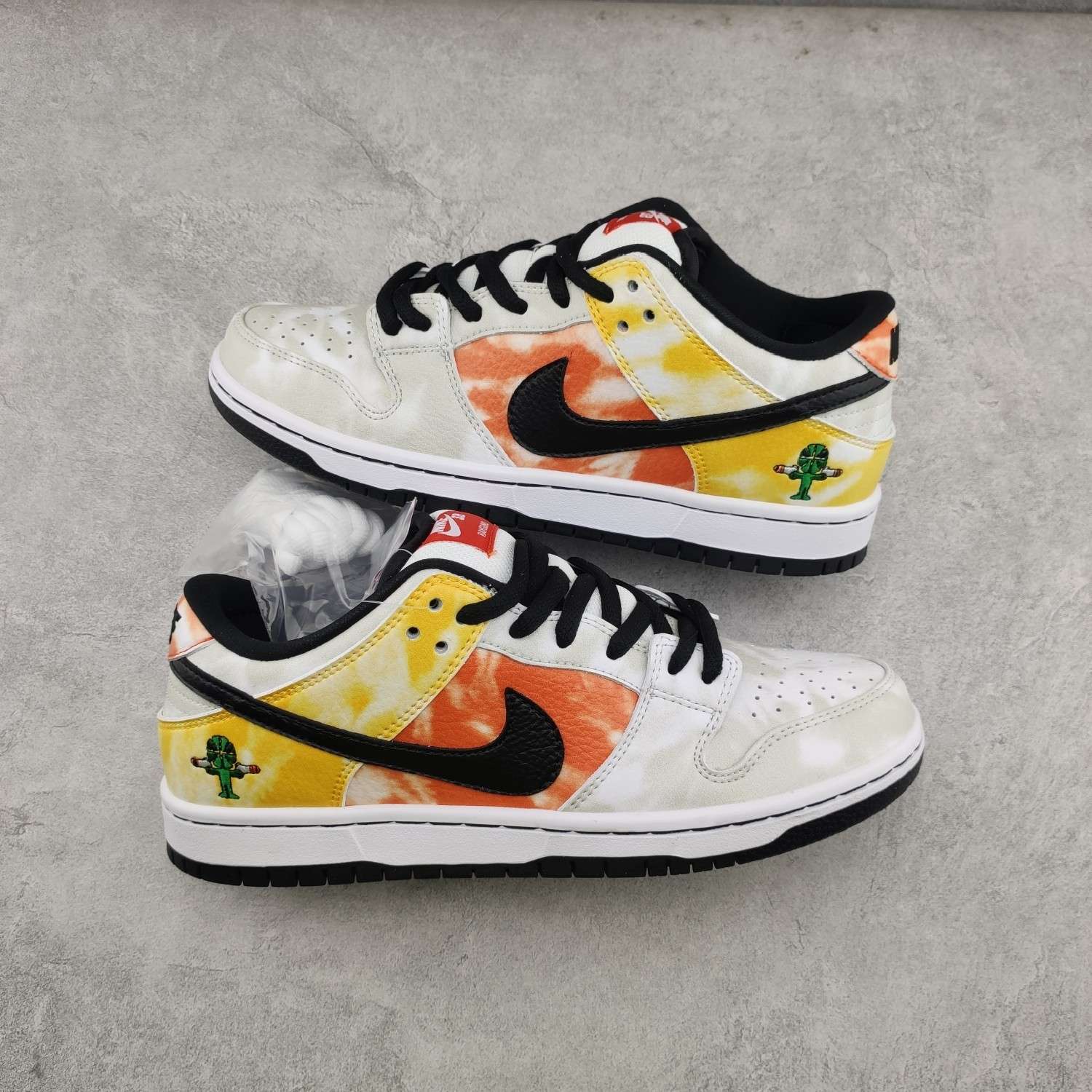 Kickswho Nike SB Dunk Low Raygun Tie-Dye White - Image 2