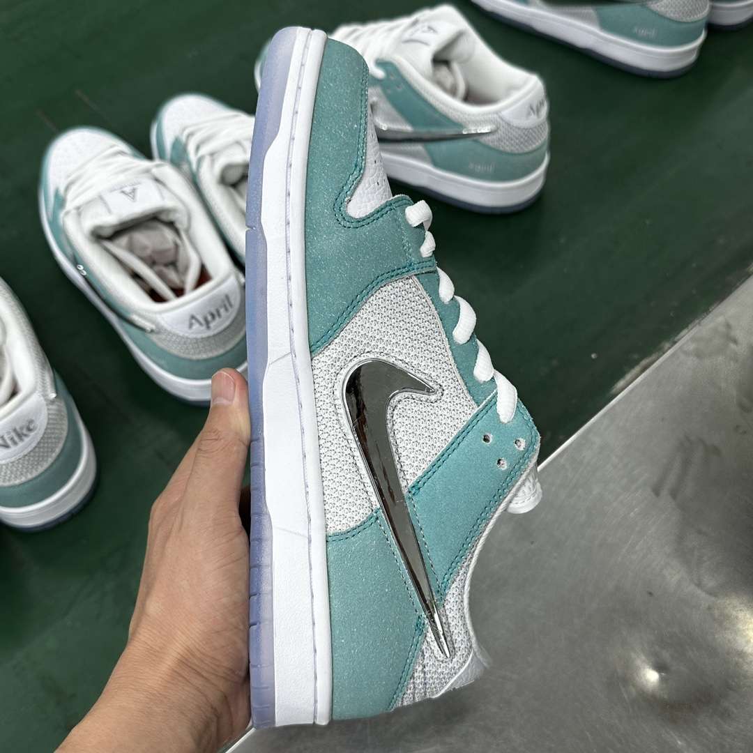 Kickswho Nike SB Dunk Low April Skateboards FD2562-400 - Image 3
